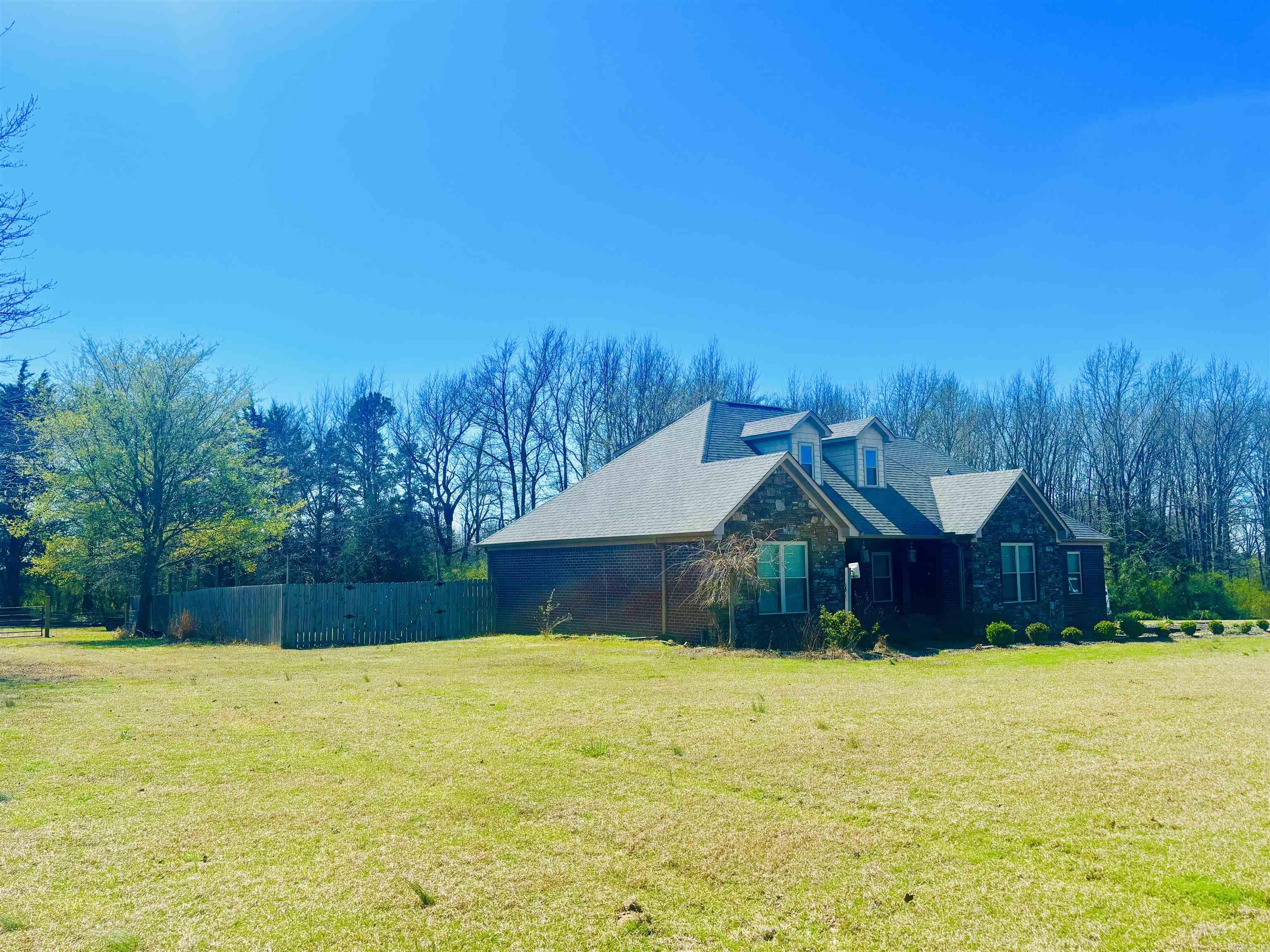 3 Dejarnett  Greenbrier, AR