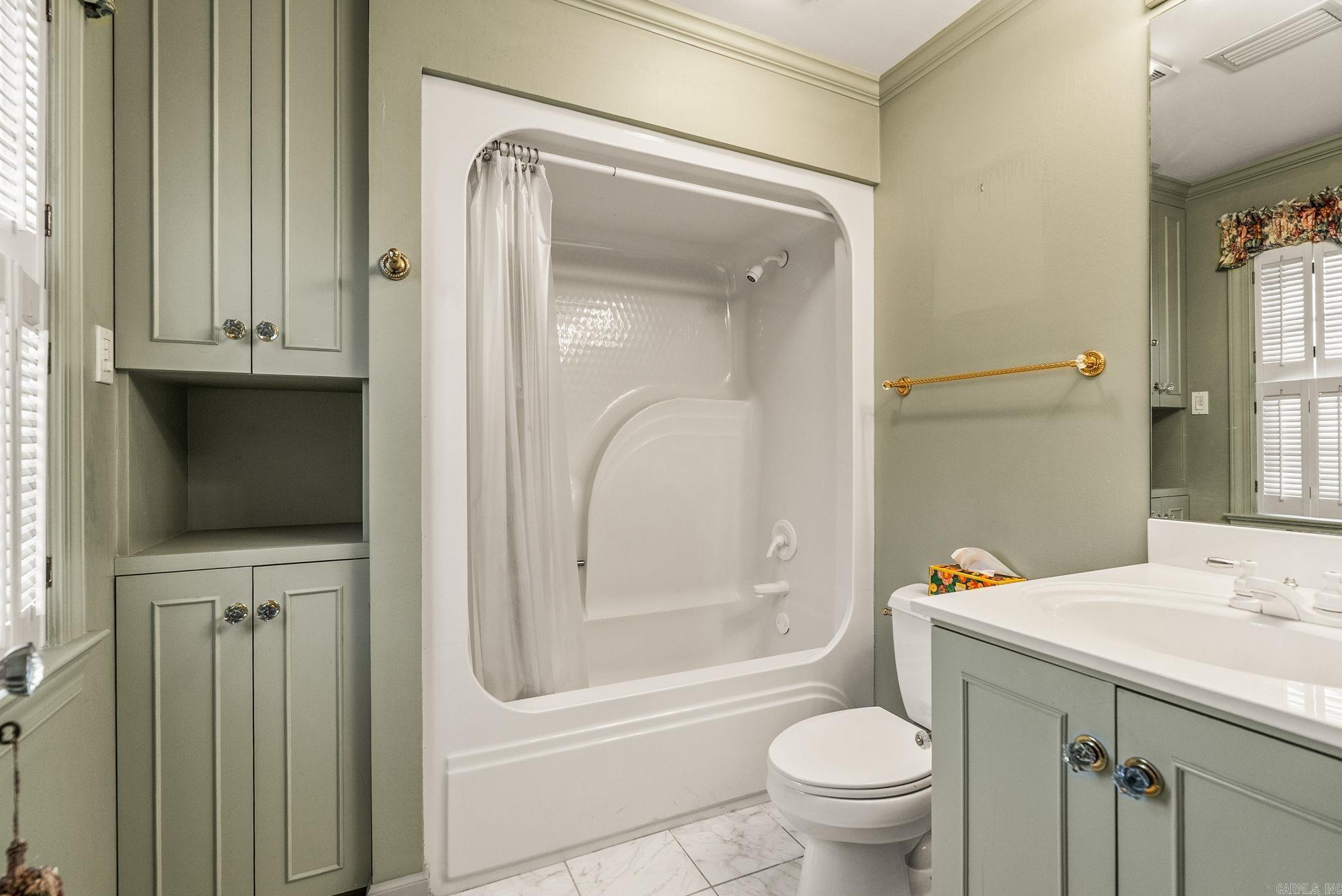 5300 Country Club  Little Rock, AR