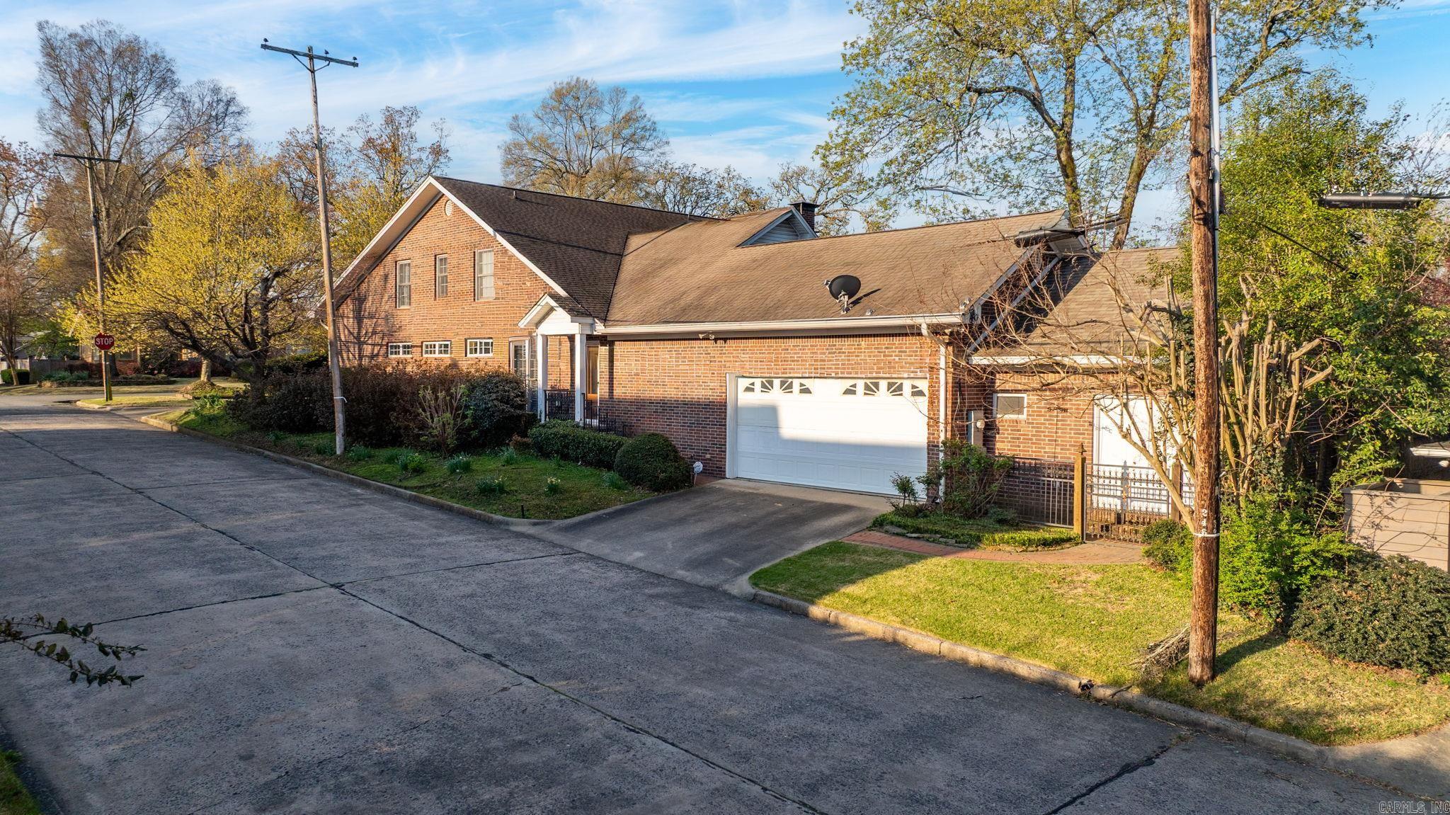 5300 Country Club  Little Rock, AR