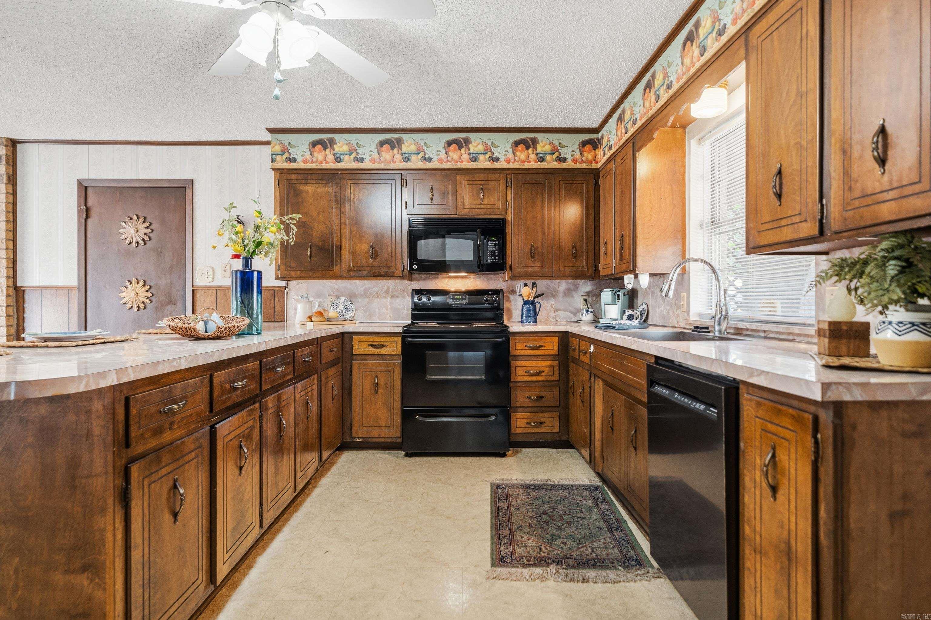 2301 Hobson  Hot Springs, AR