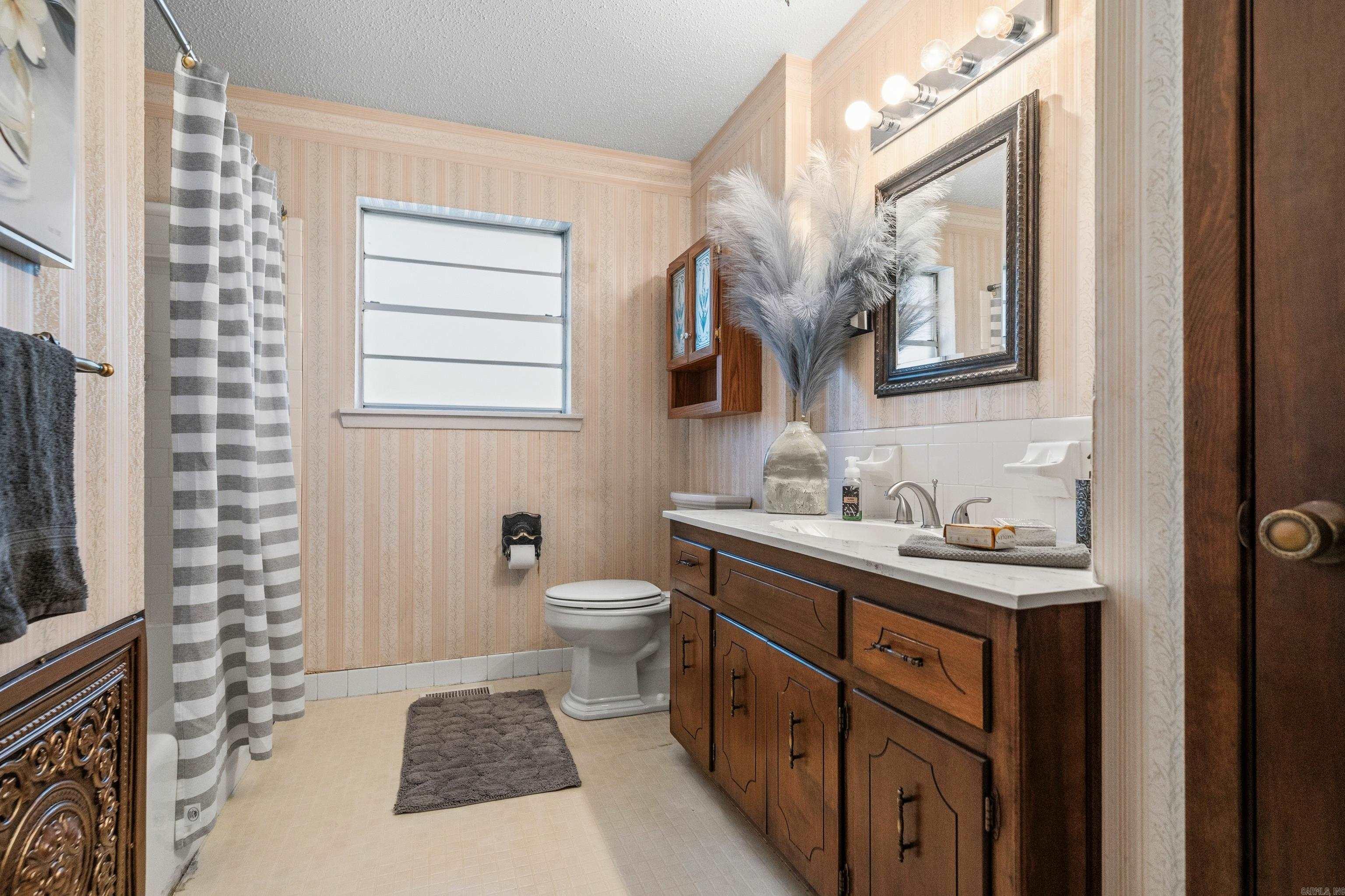 2301 Hobson  Hot Springs, AR