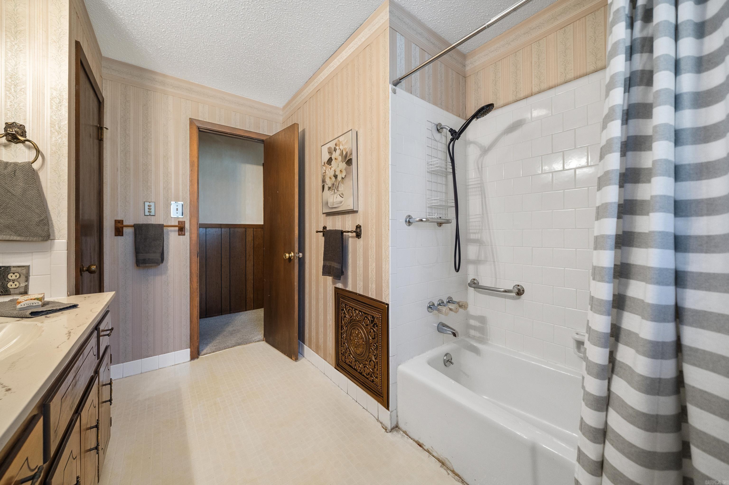 2301 Hobson  Hot Springs, AR