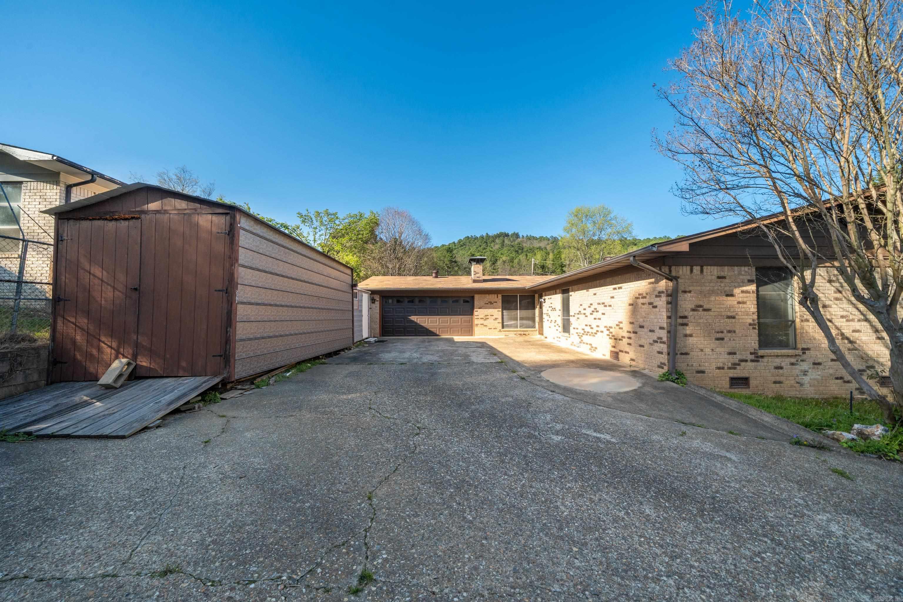 2301 Hobson  Hot Springs, AR