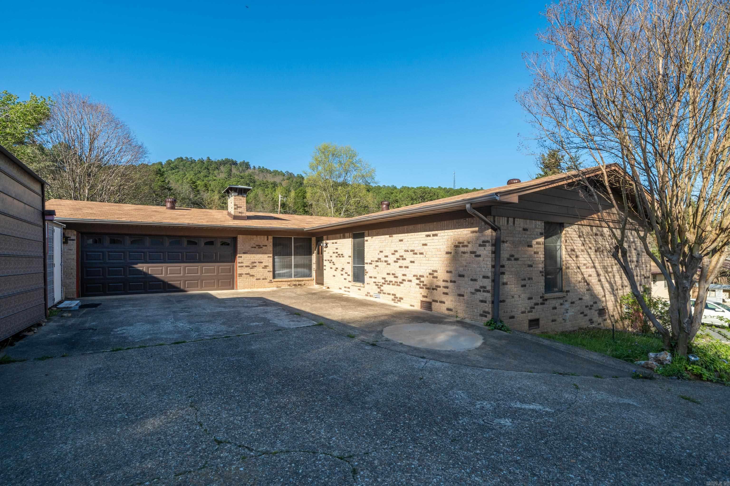 2301 Hobson  Hot Springs, AR