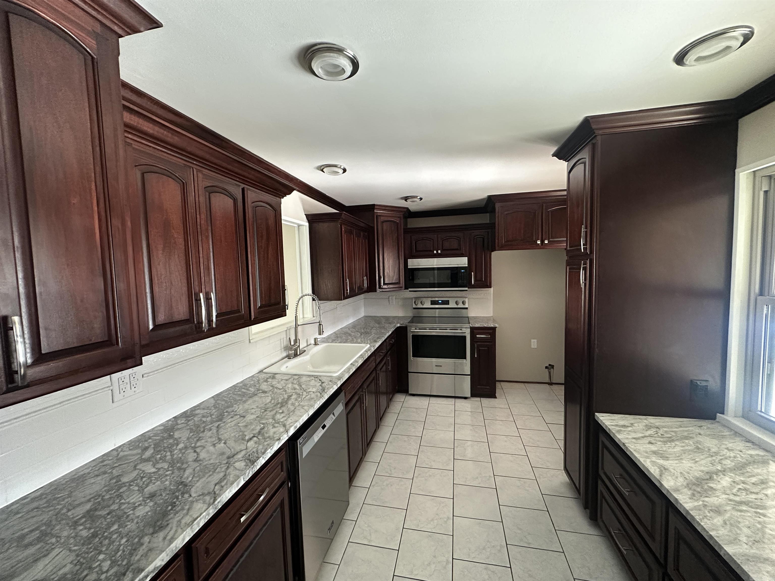 2539 Oakwood  Malvern, AR