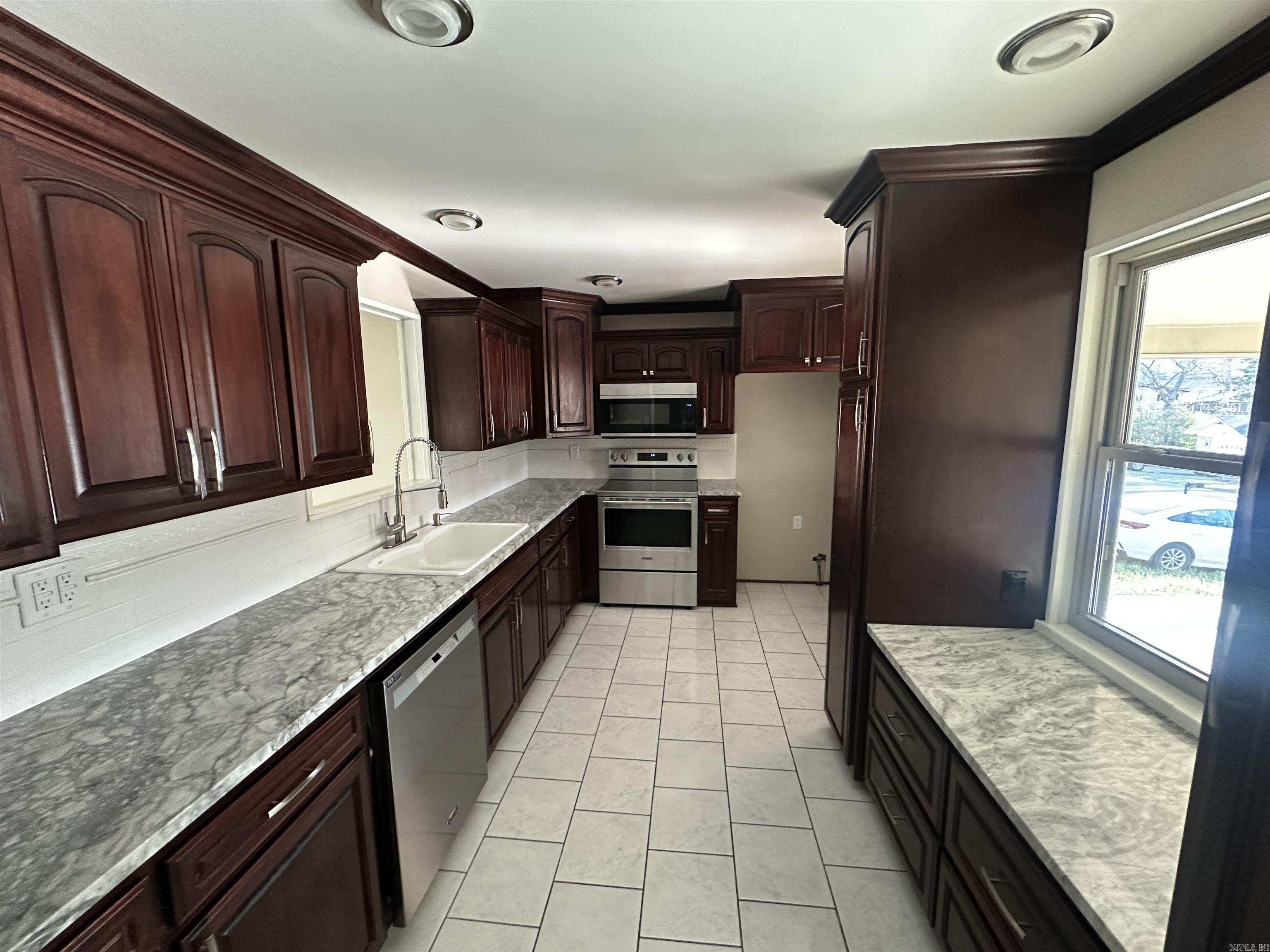 2539 Oakwood  Malvern, AR