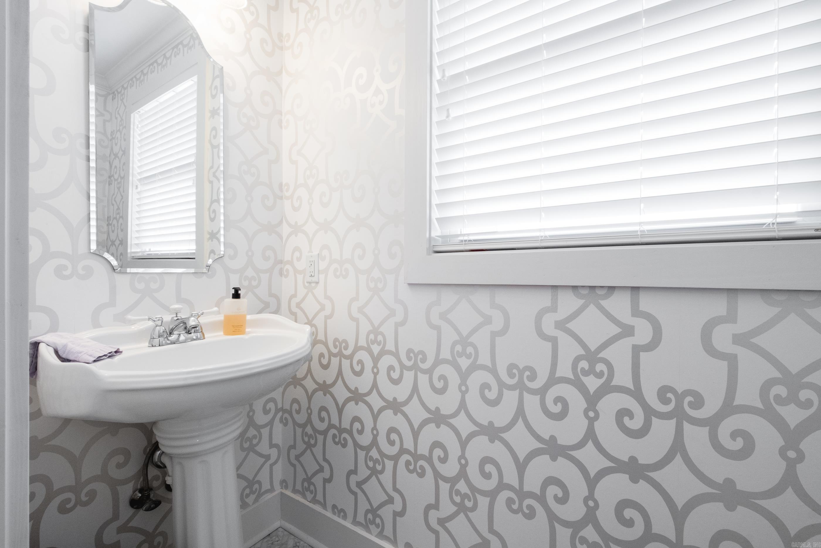 5810 S Country Club  Little Rock, AR