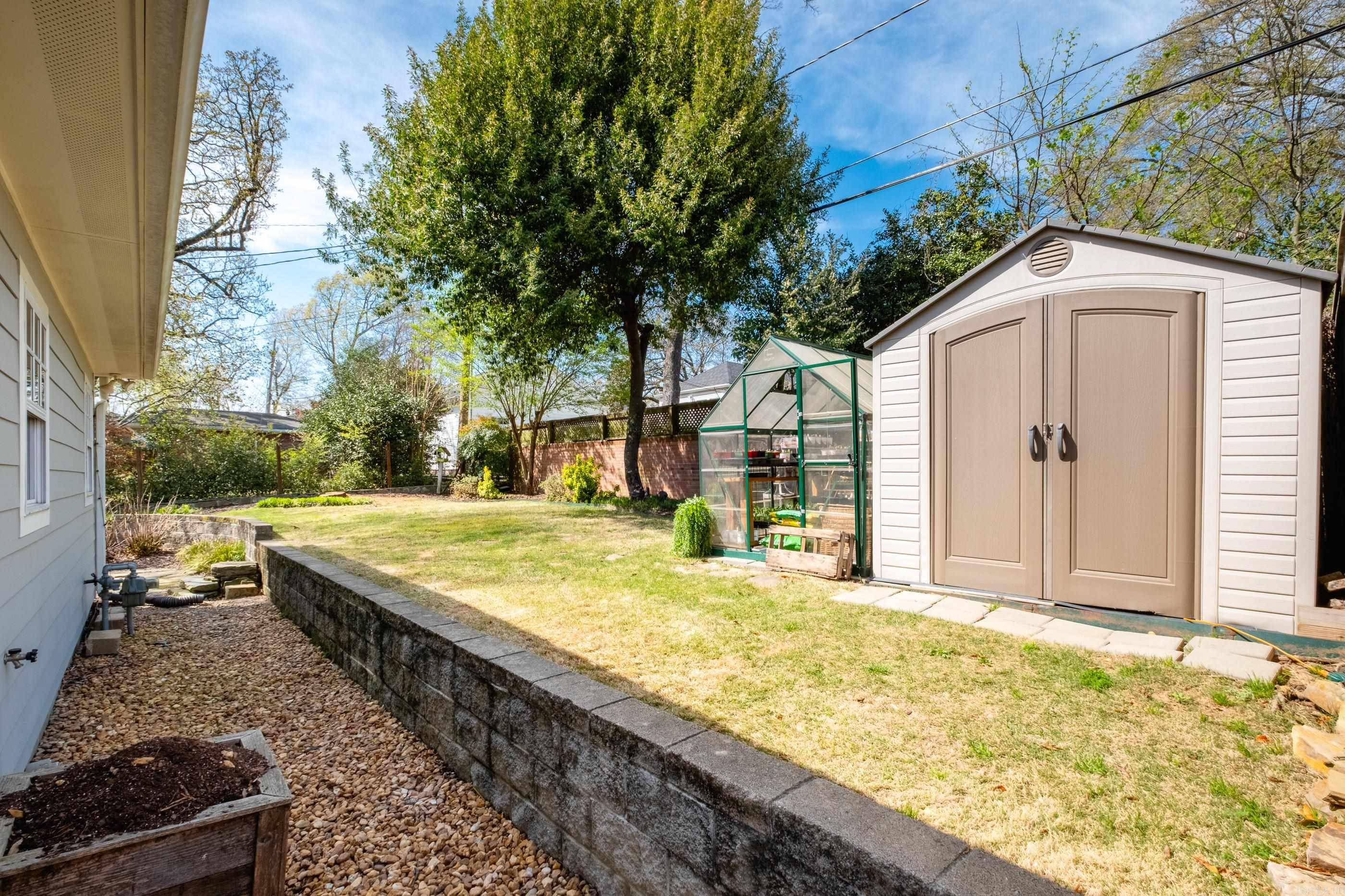 5810 S Country Club  Little Rock, AR