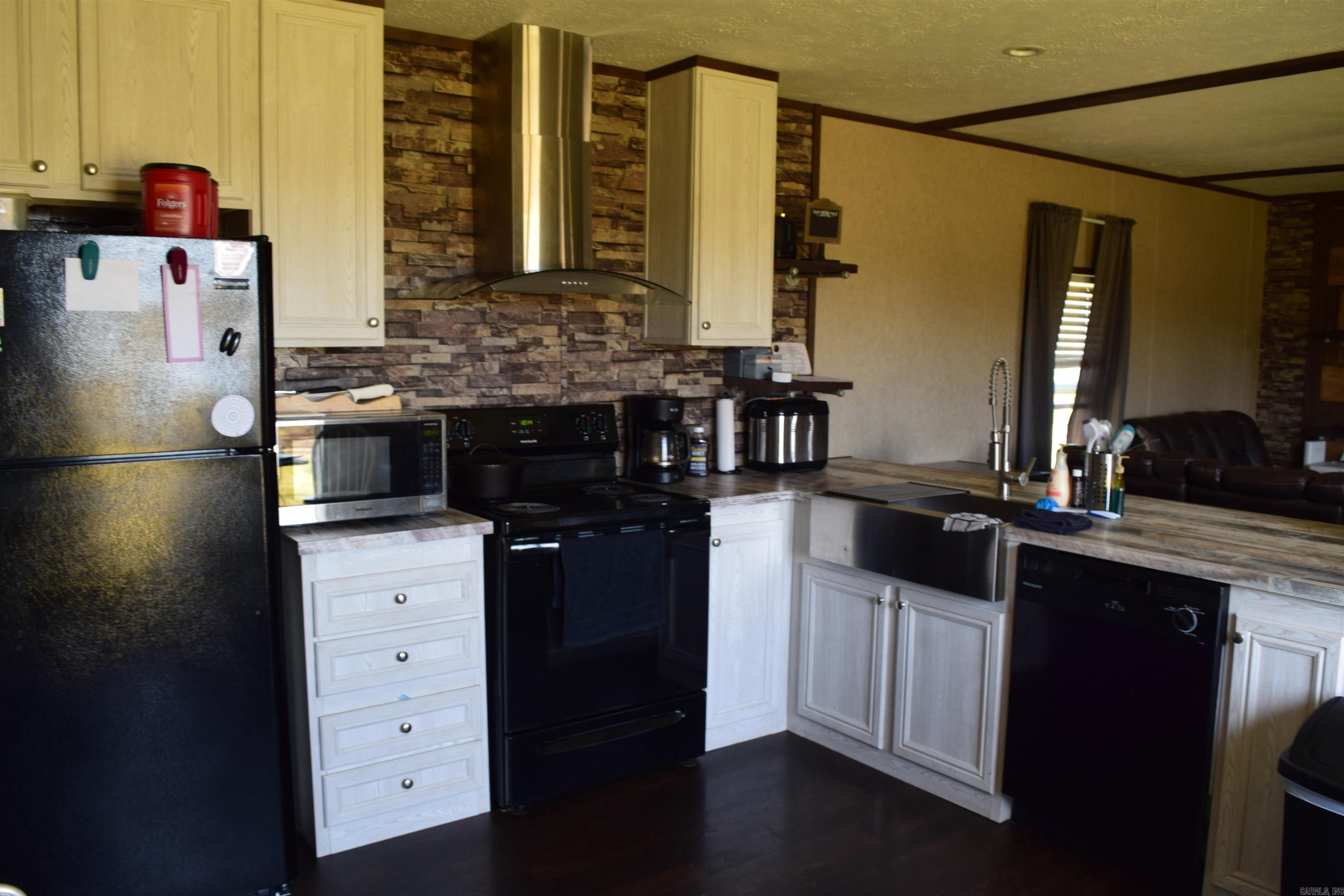 111 Suviaz  Bald Knob, AR