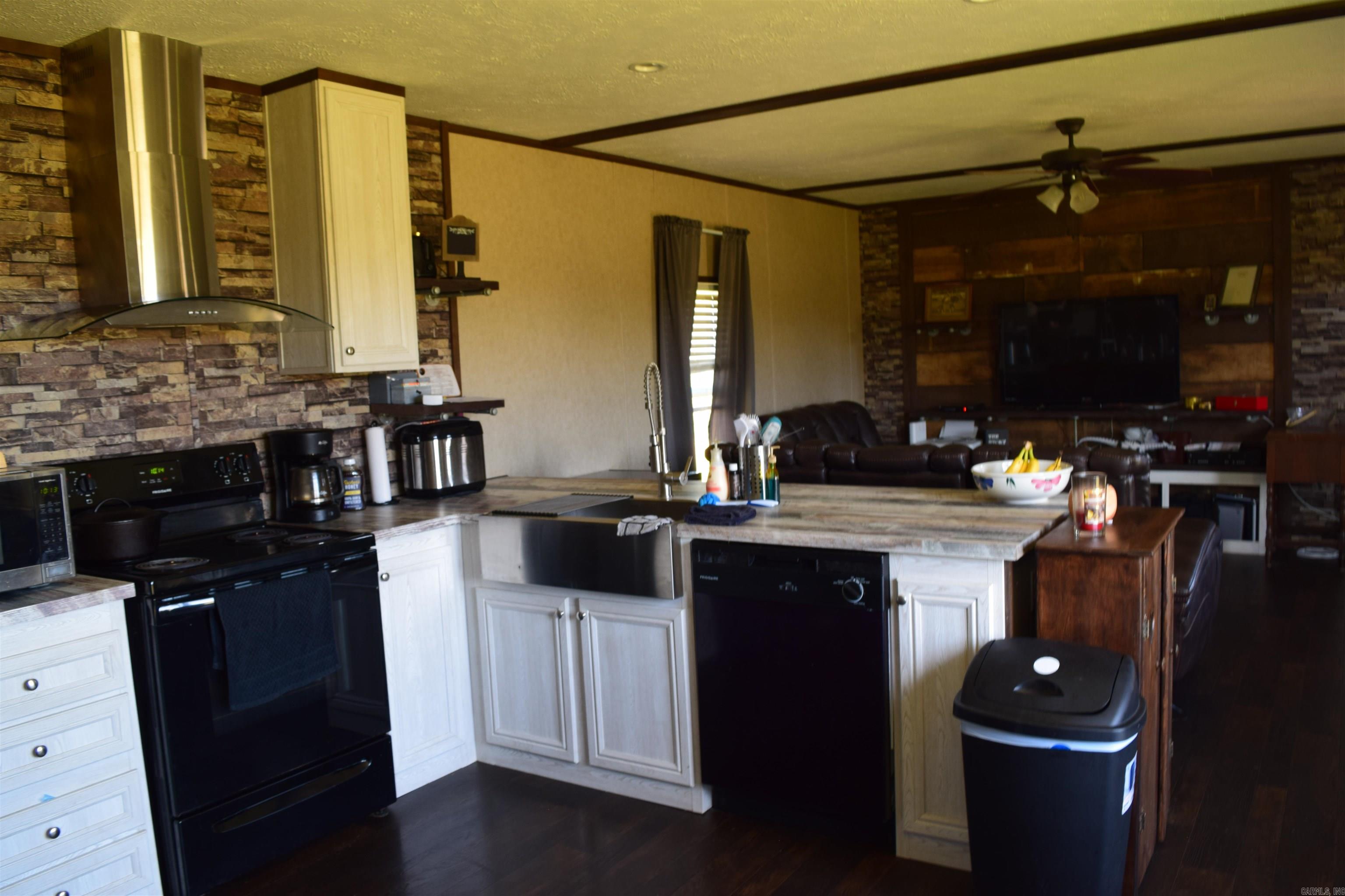 111 Suviaz  Bald Knob, AR