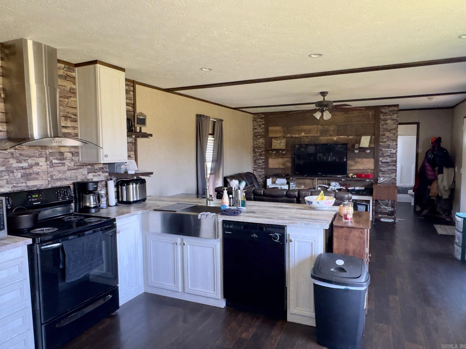 111 Suviaz  Bald Knob, AR