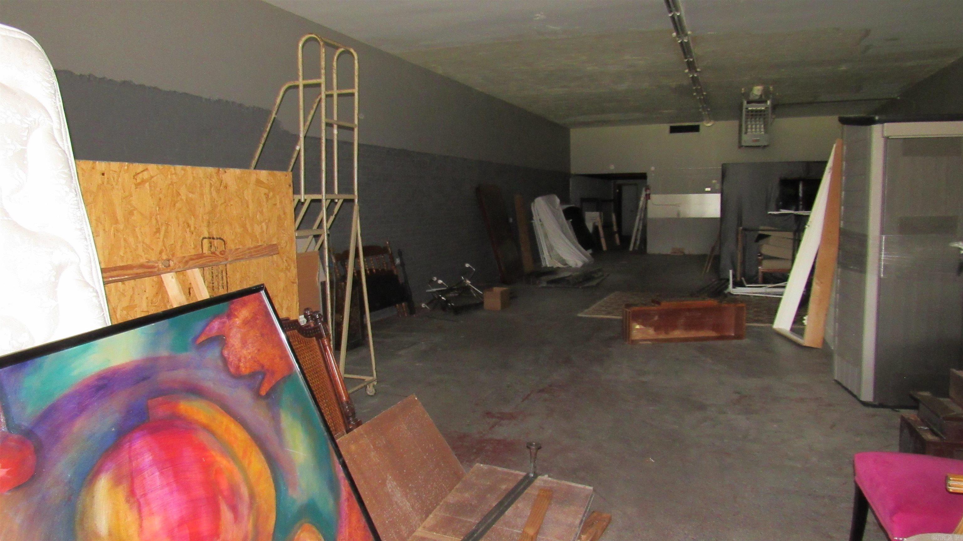 109 S Main  England, AR