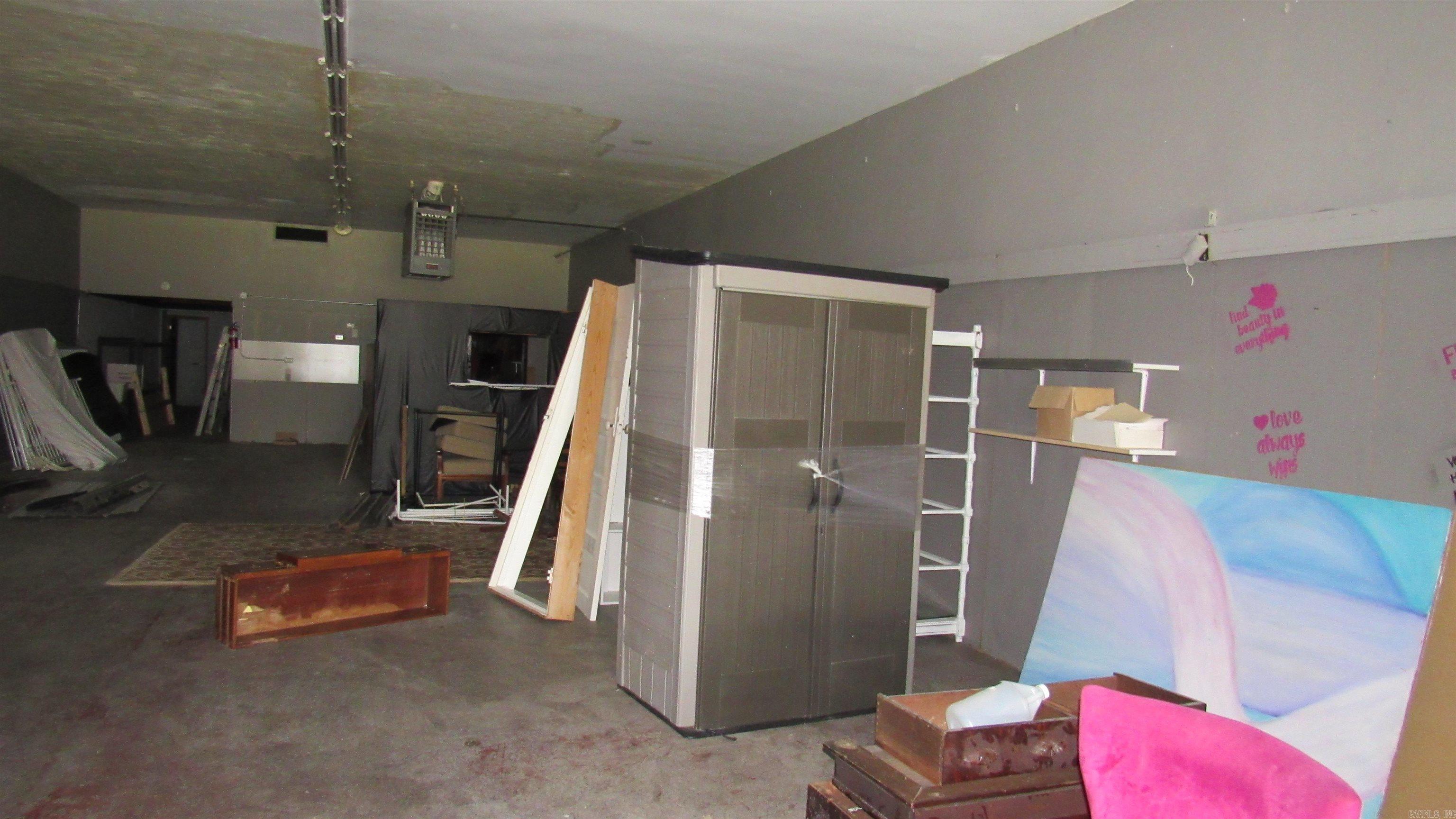 109 S Main  England, AR