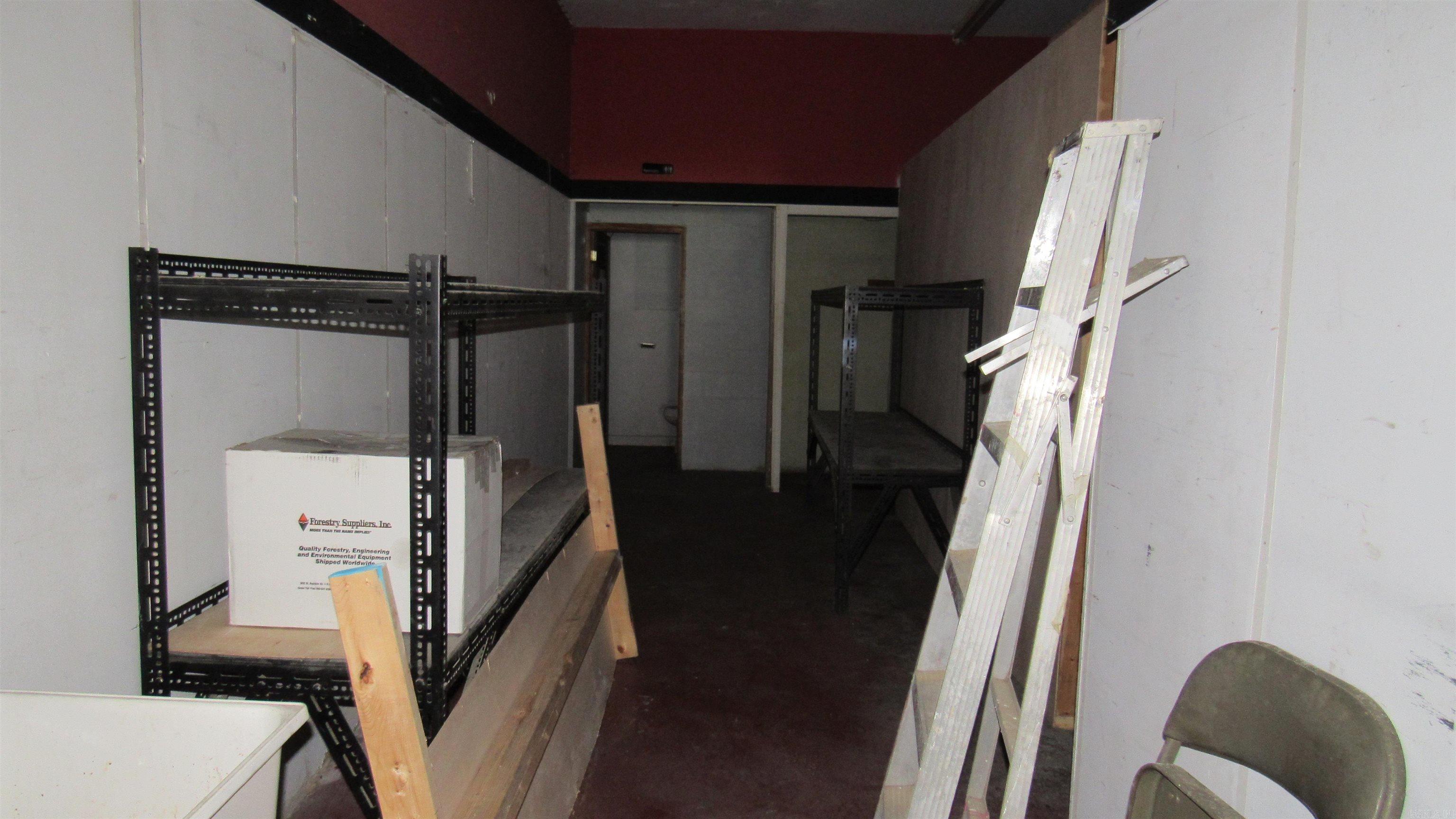 109 S Main  England, AR