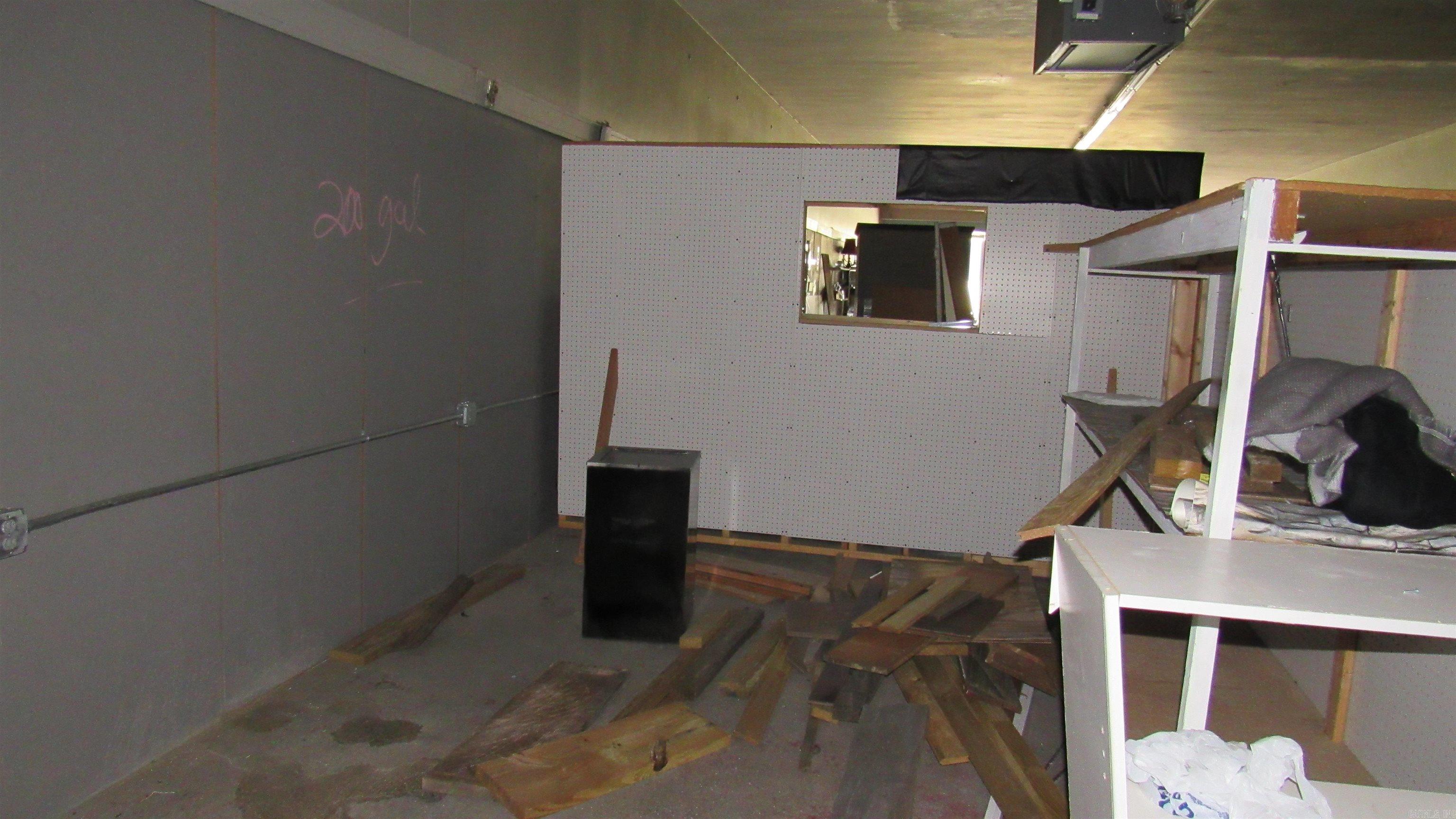 109 S Main  England, AR