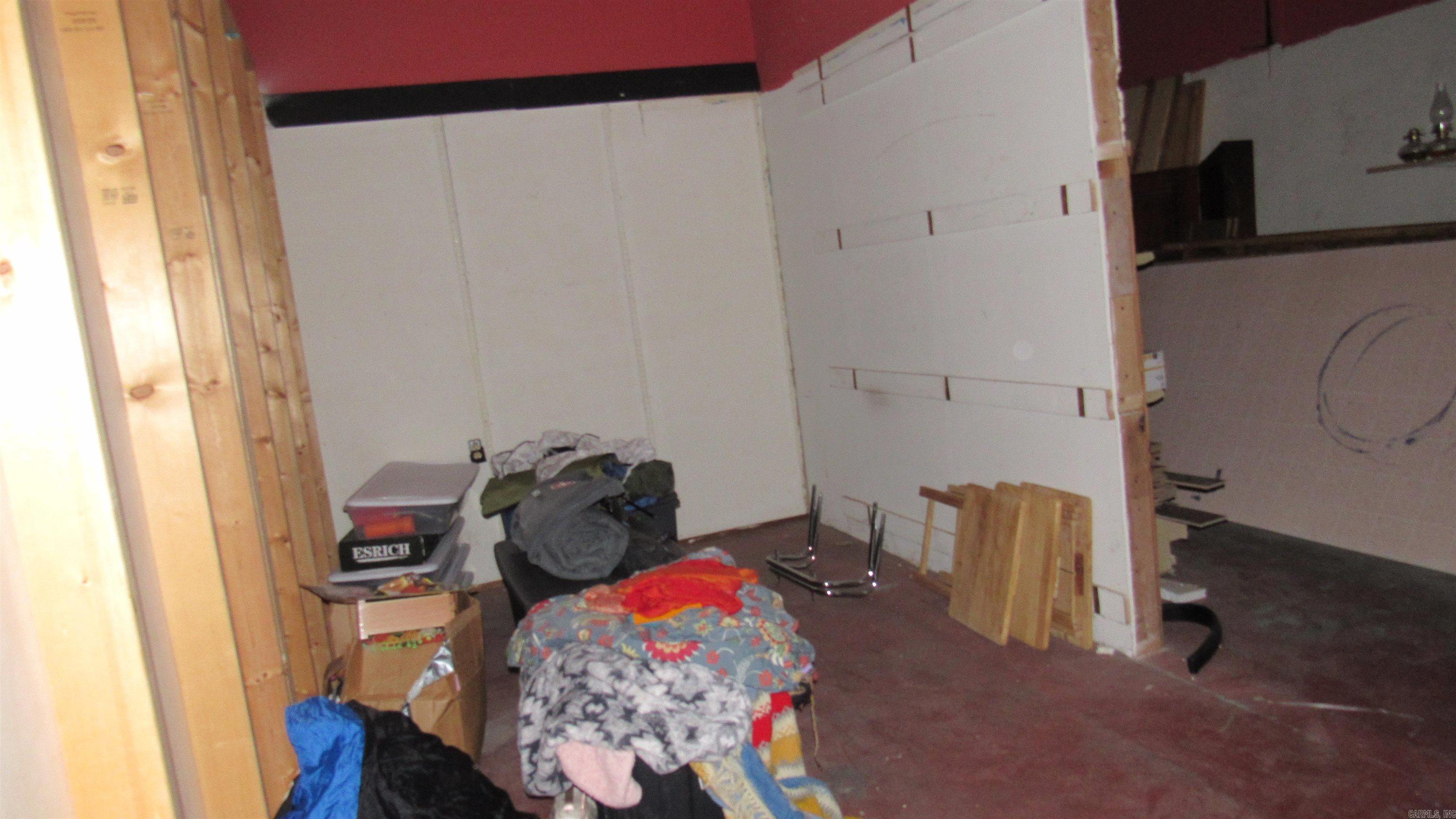 109 S Main  England, AR