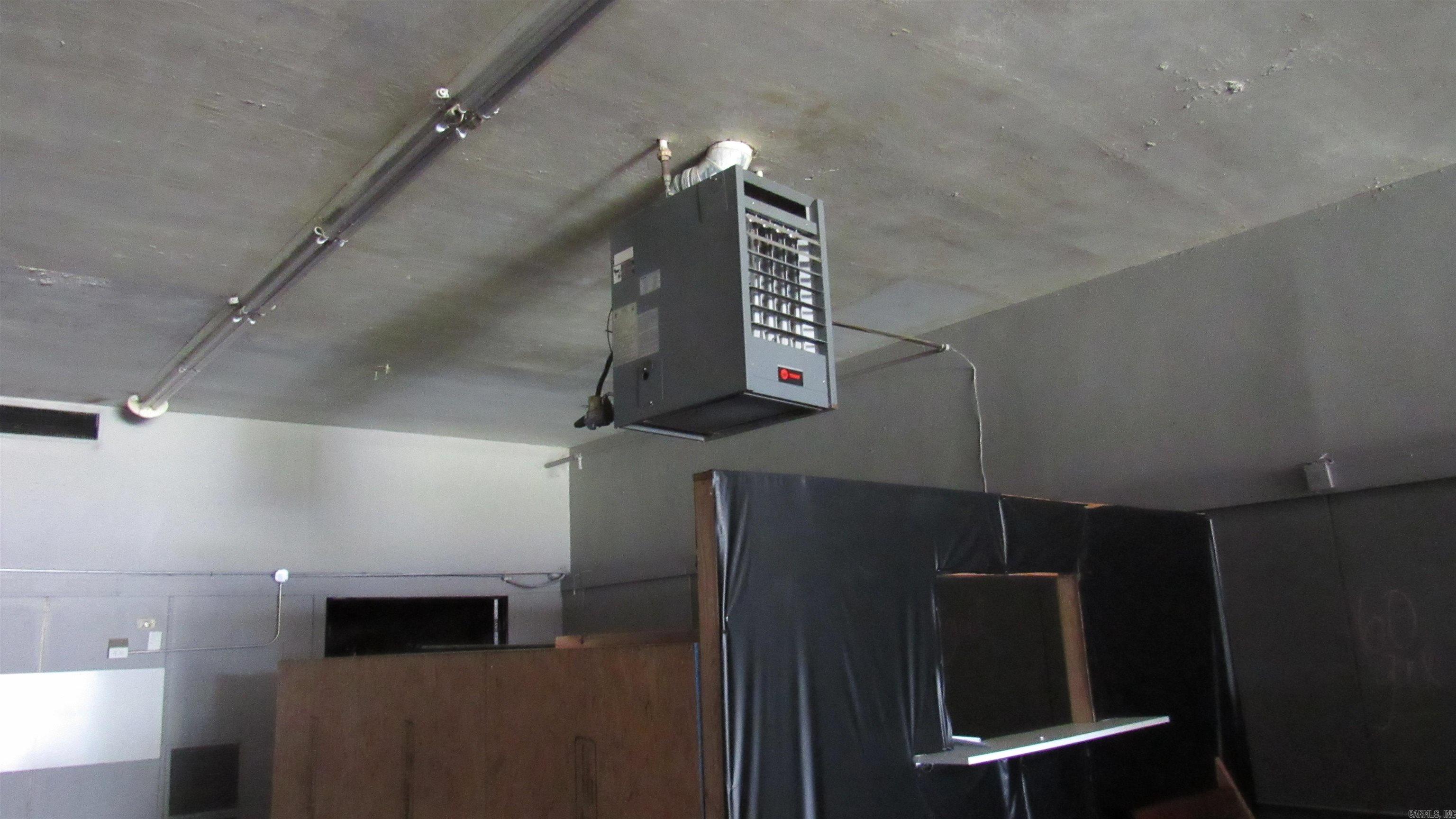 109 S Main  England, AR