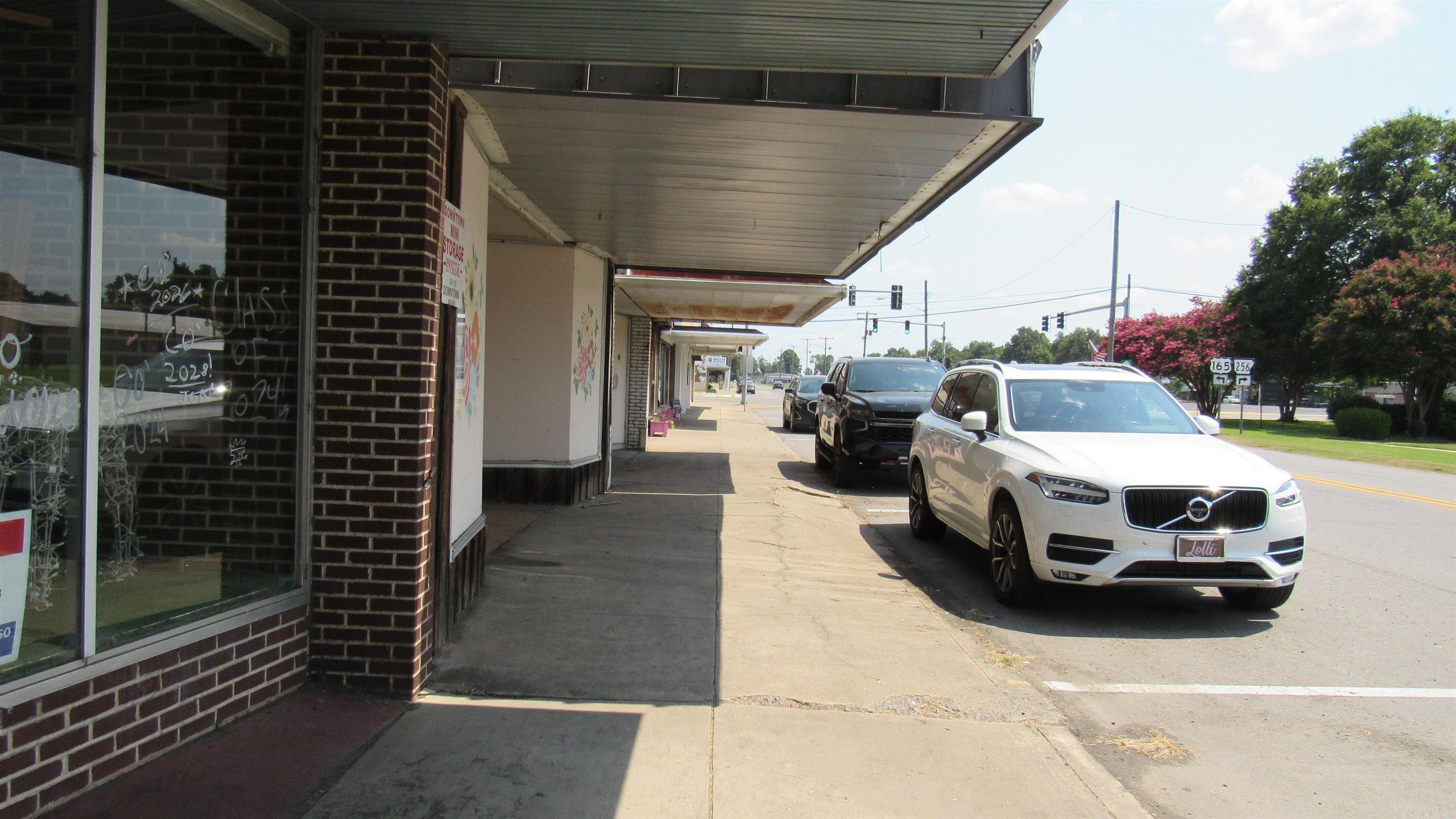 109 S Main  England, AR