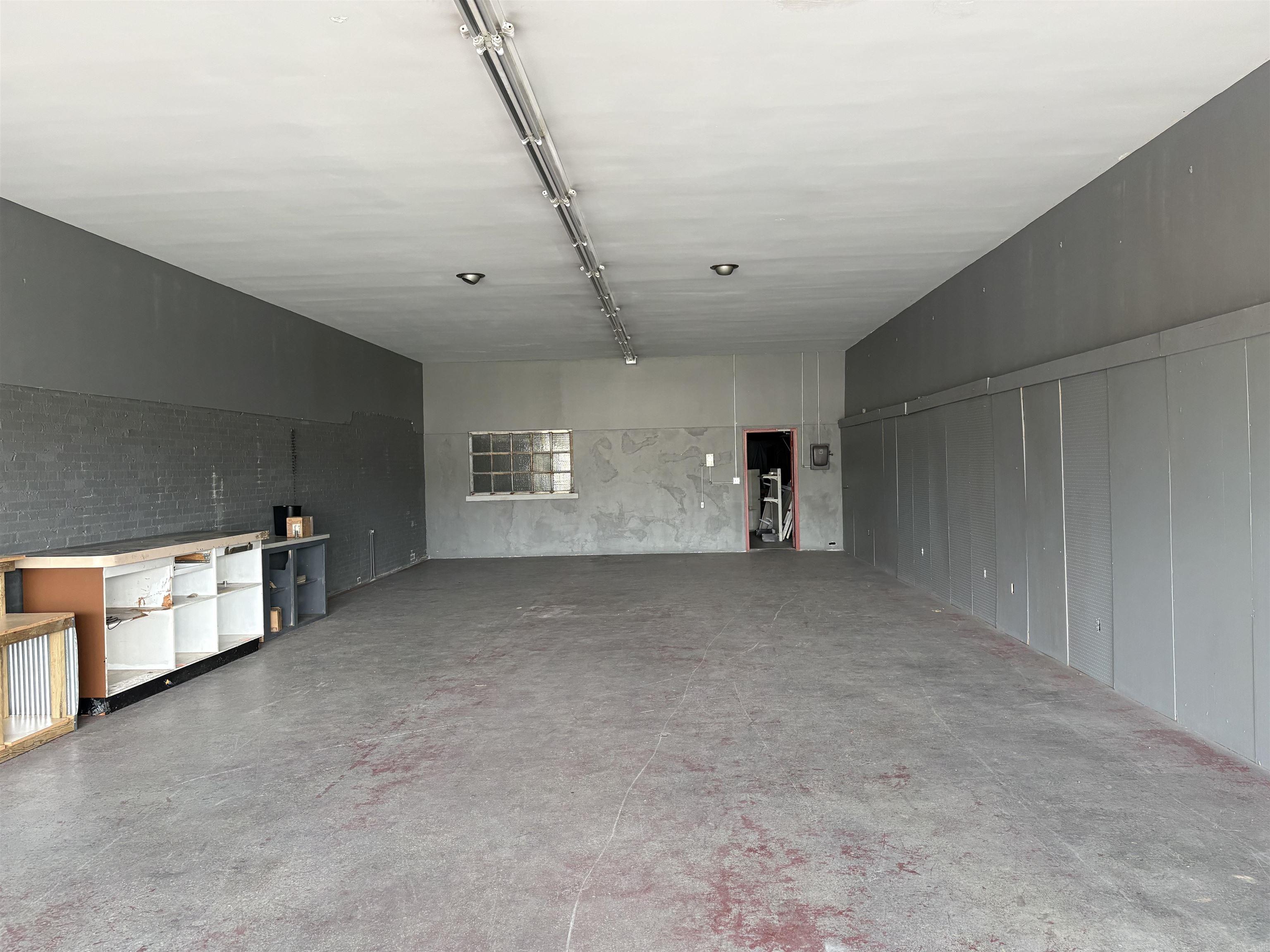 109 S Main  England, AR