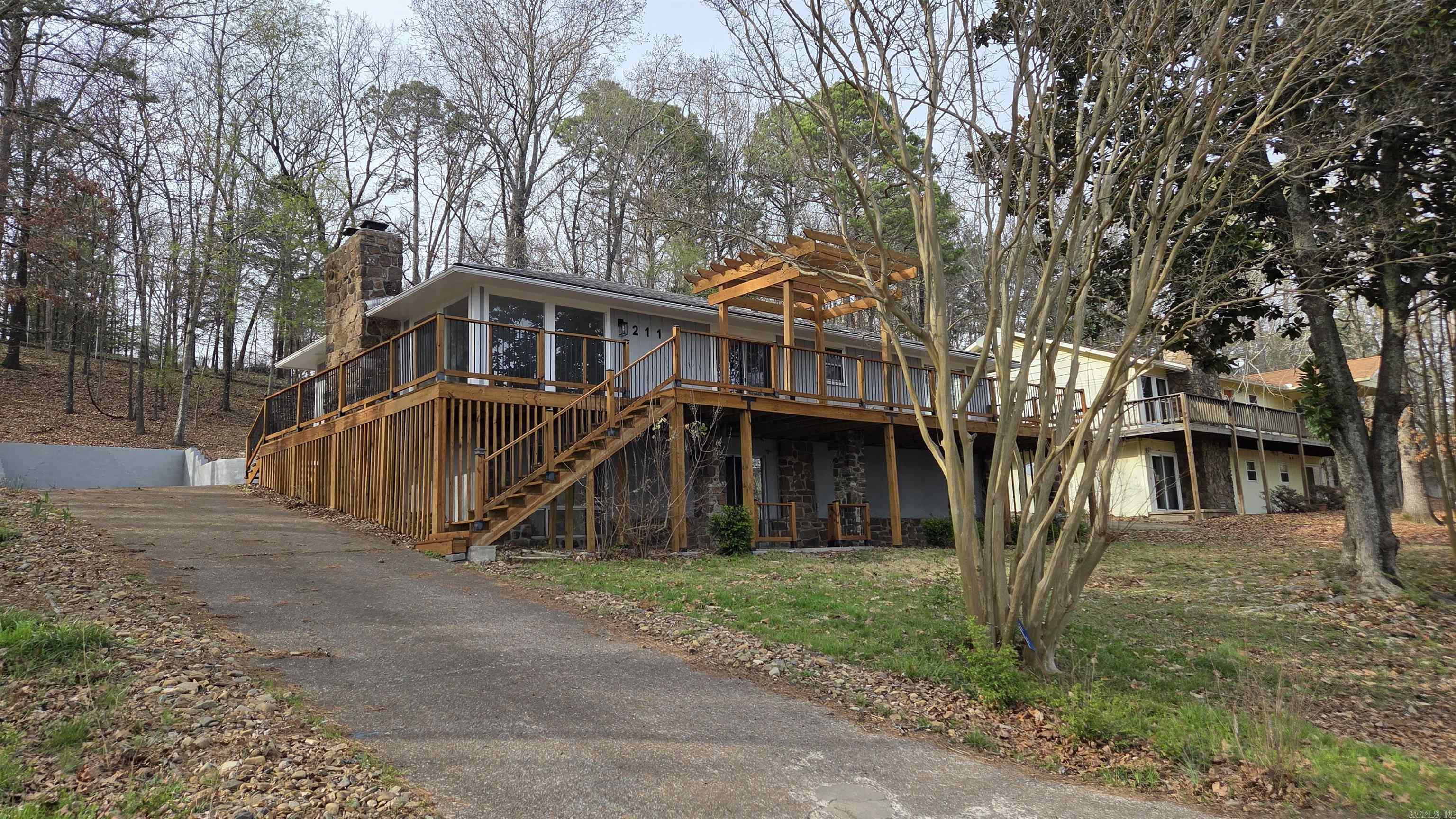 211 Pine knot  Fairfield Bay, AR