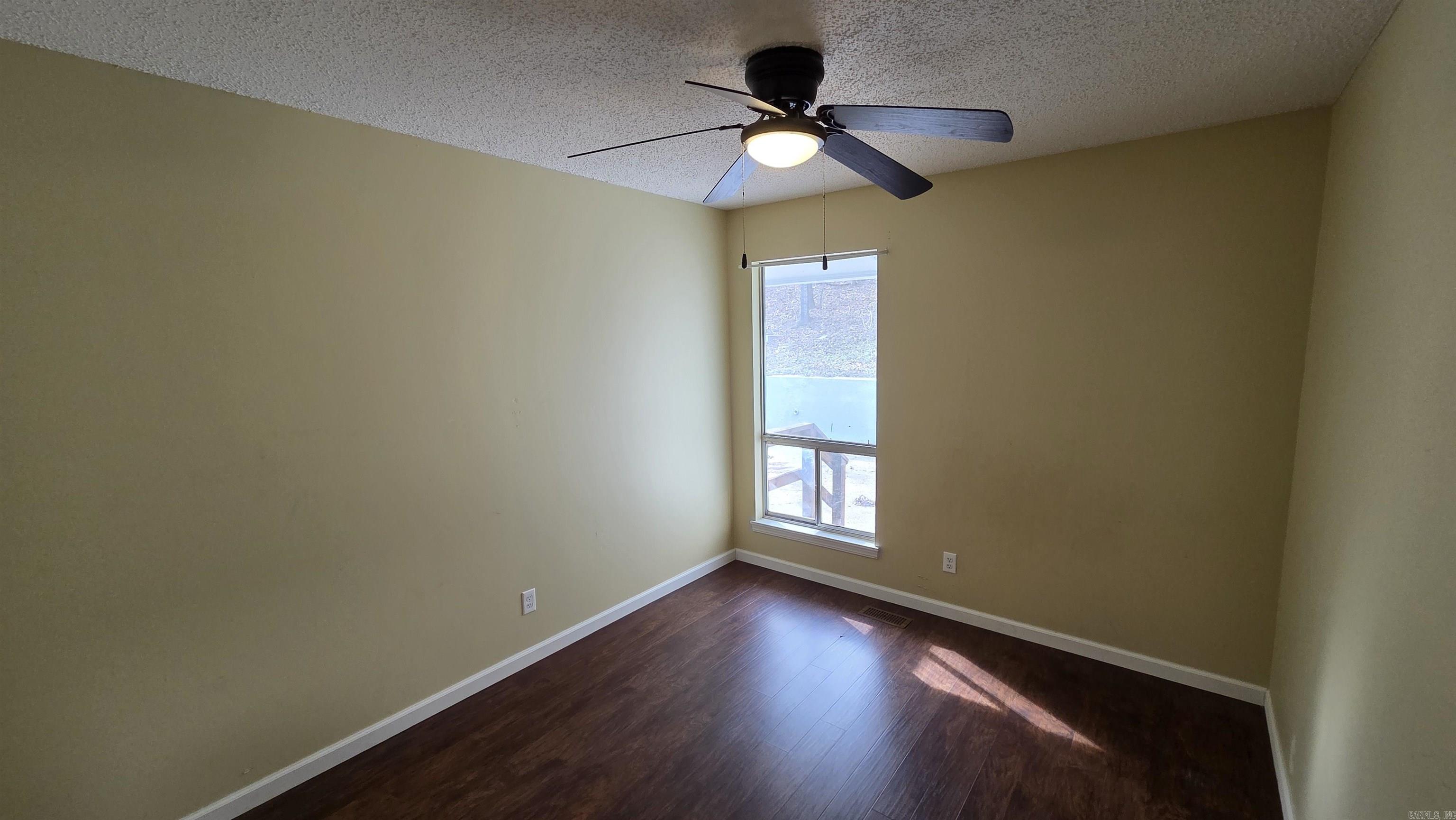 211 Pine knot  Fairfield Bay, AR