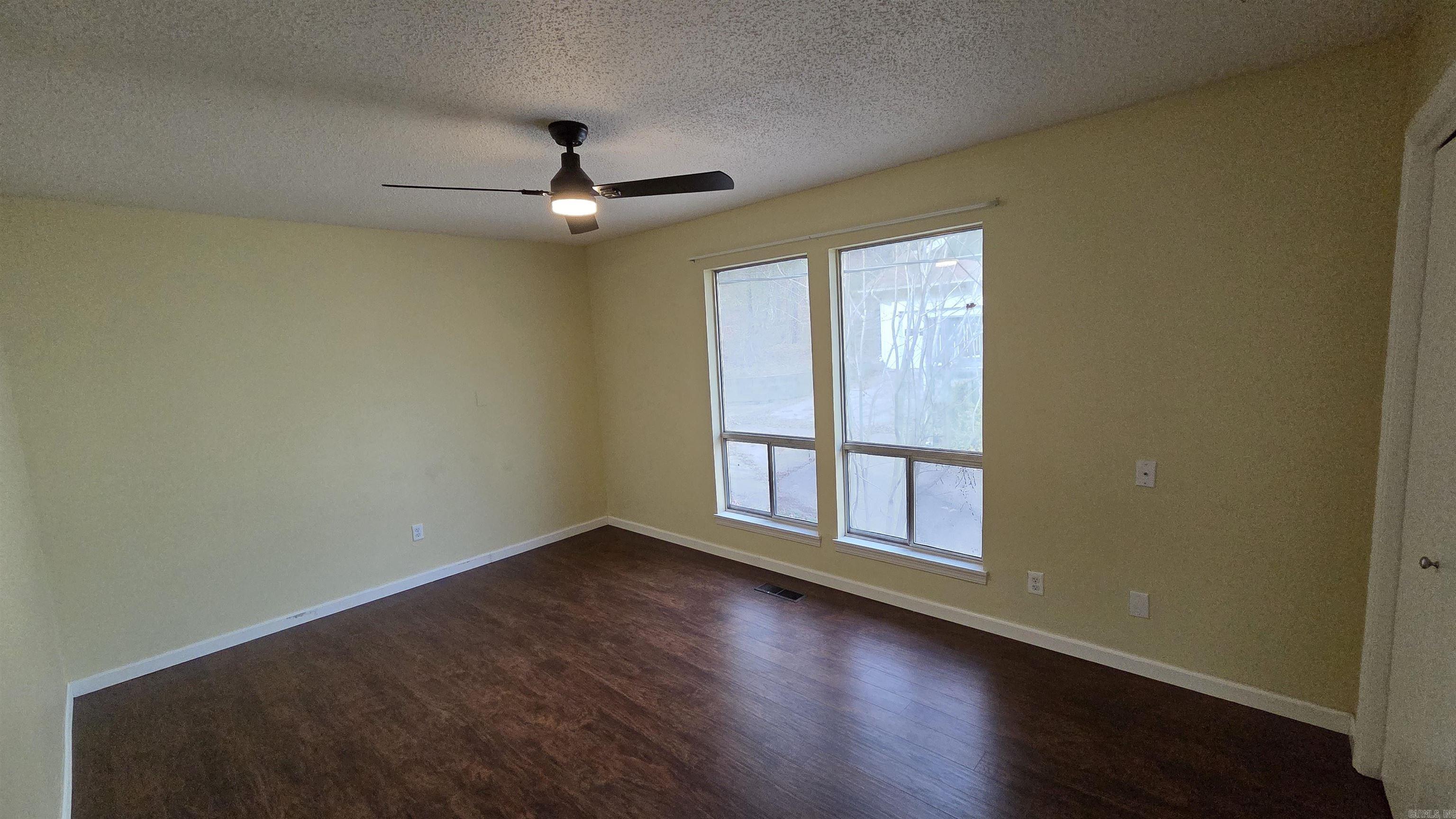 211 Pine knot  Fairfield Bay, AR