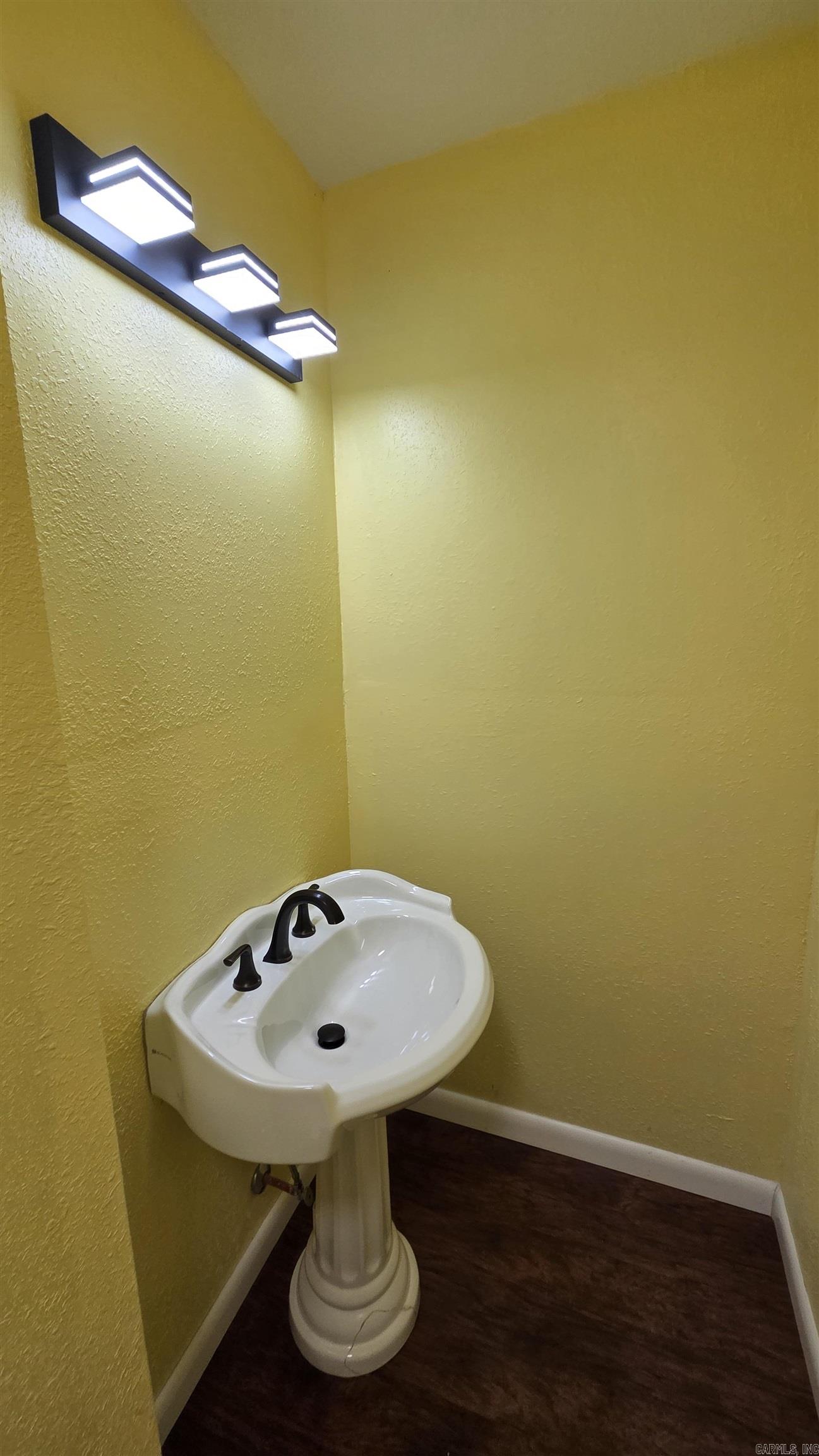 211 Pine knot  Fairfield Bay, AR