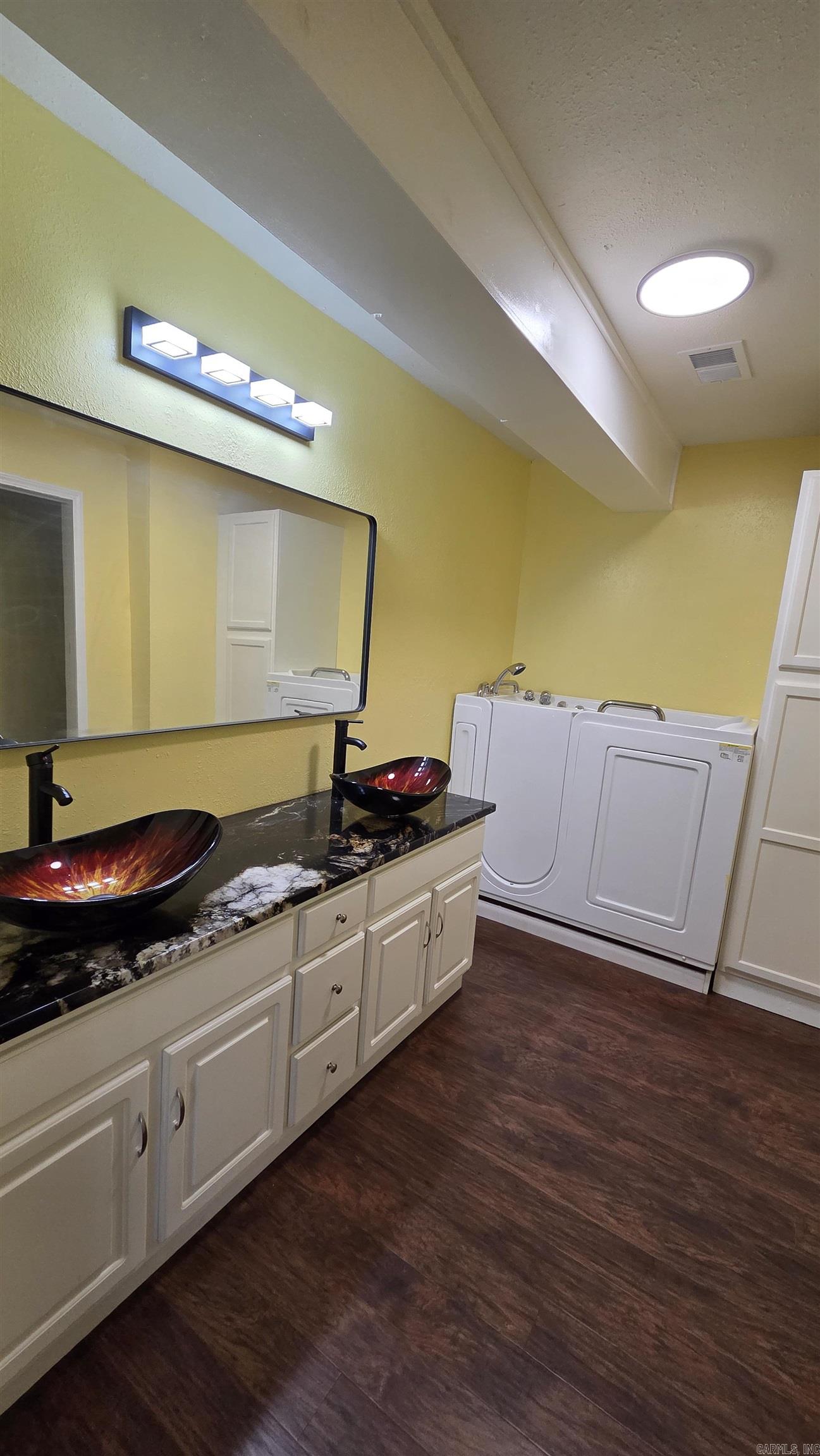 211 Pine knot  Fairfield Bay, AR