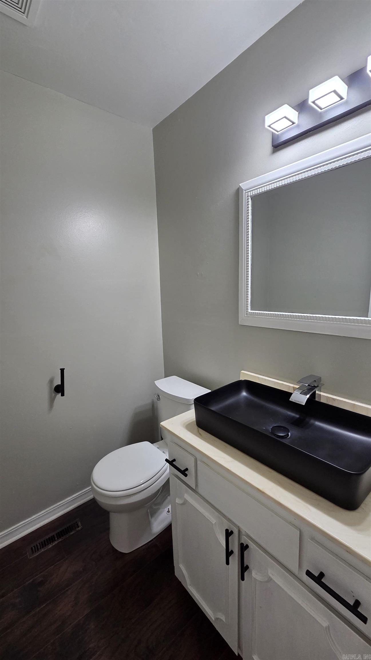 211 Pine knot  Fairfield Bay, AR