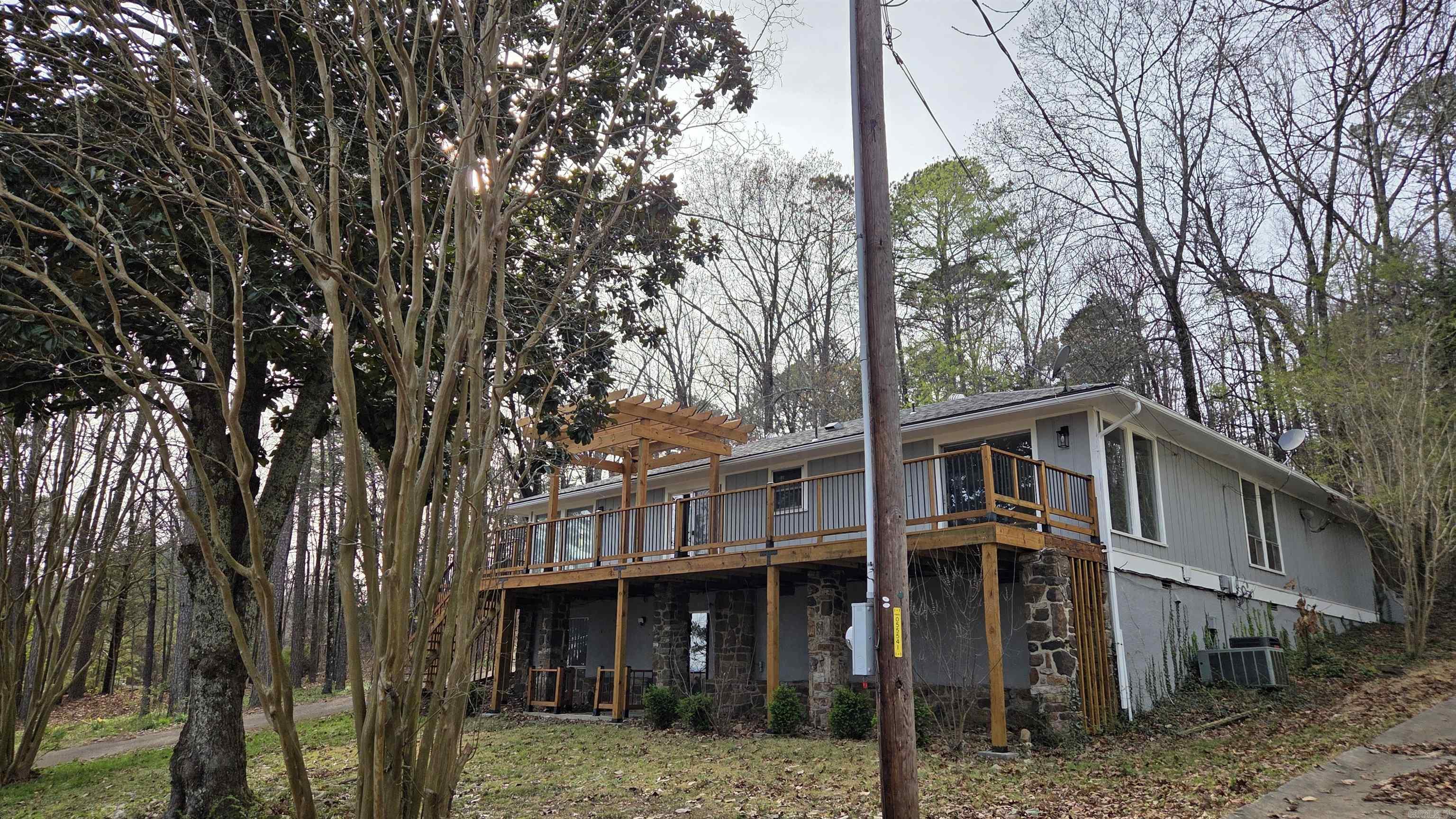 211 Pine knot  Fairfield Bay, AR