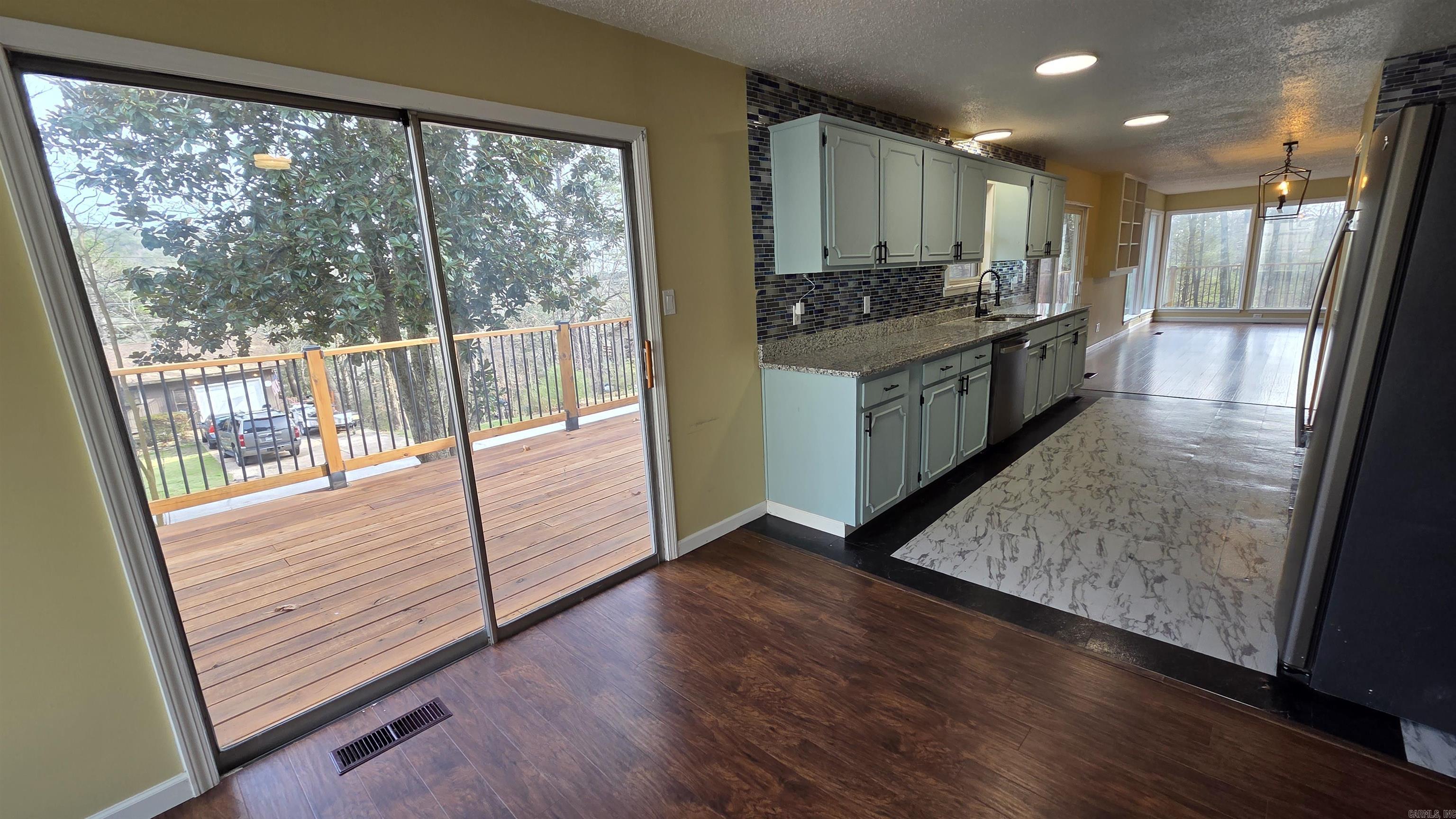 211 Pine knot  Fairfield Bay, AR