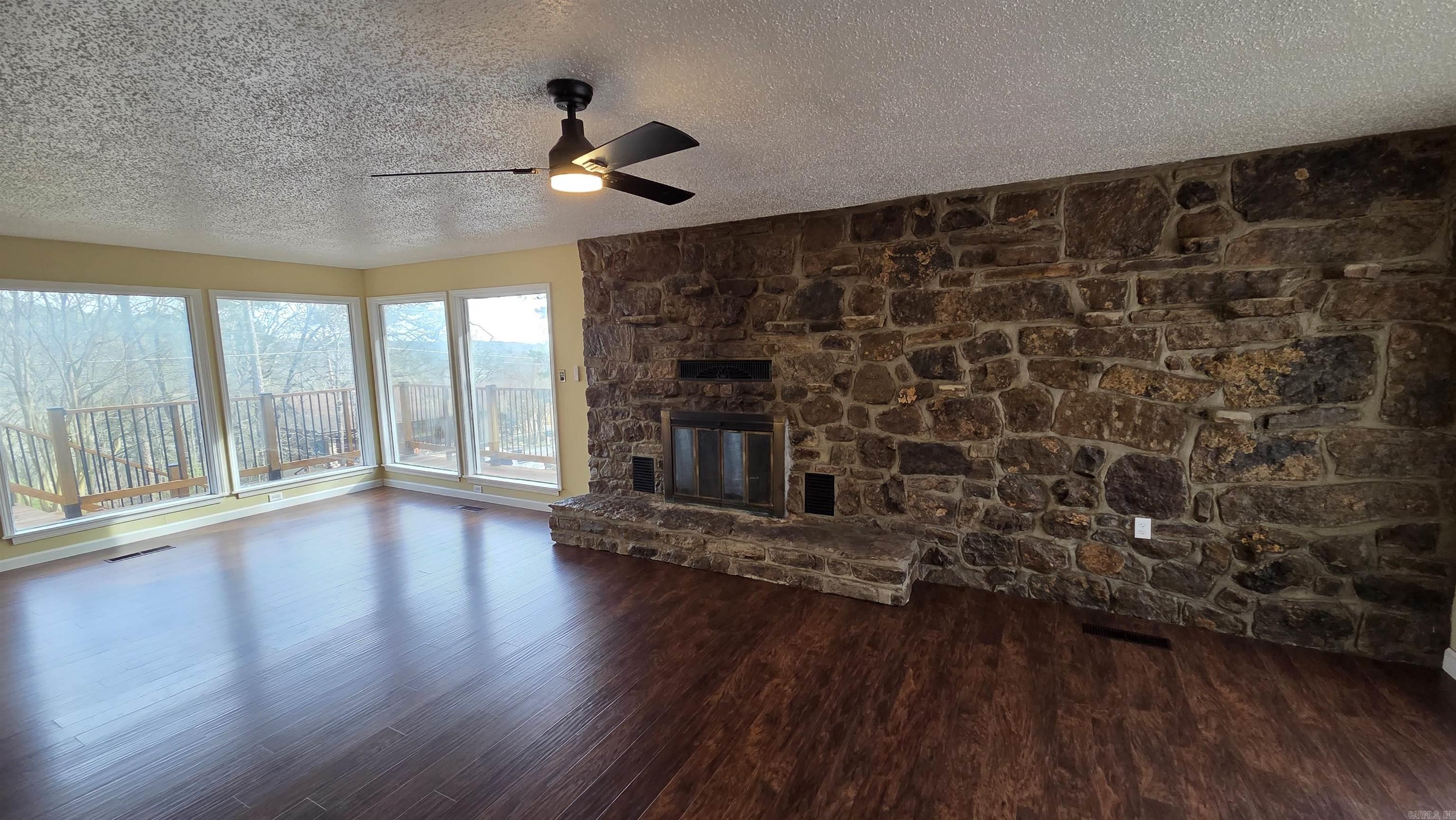 211 Pine knot  Fairfield Bay, AR