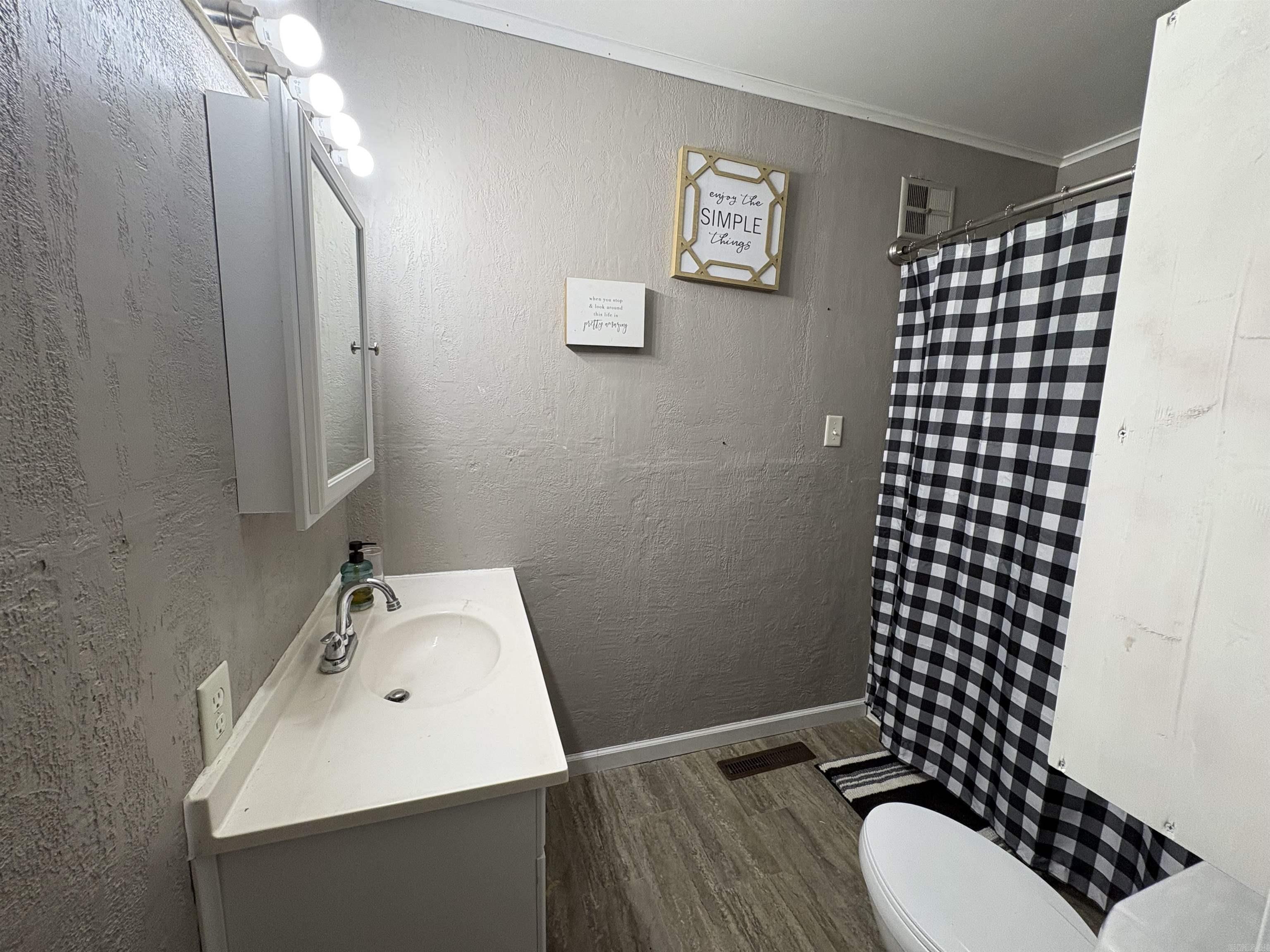 1402 Basil St  Corning, AR