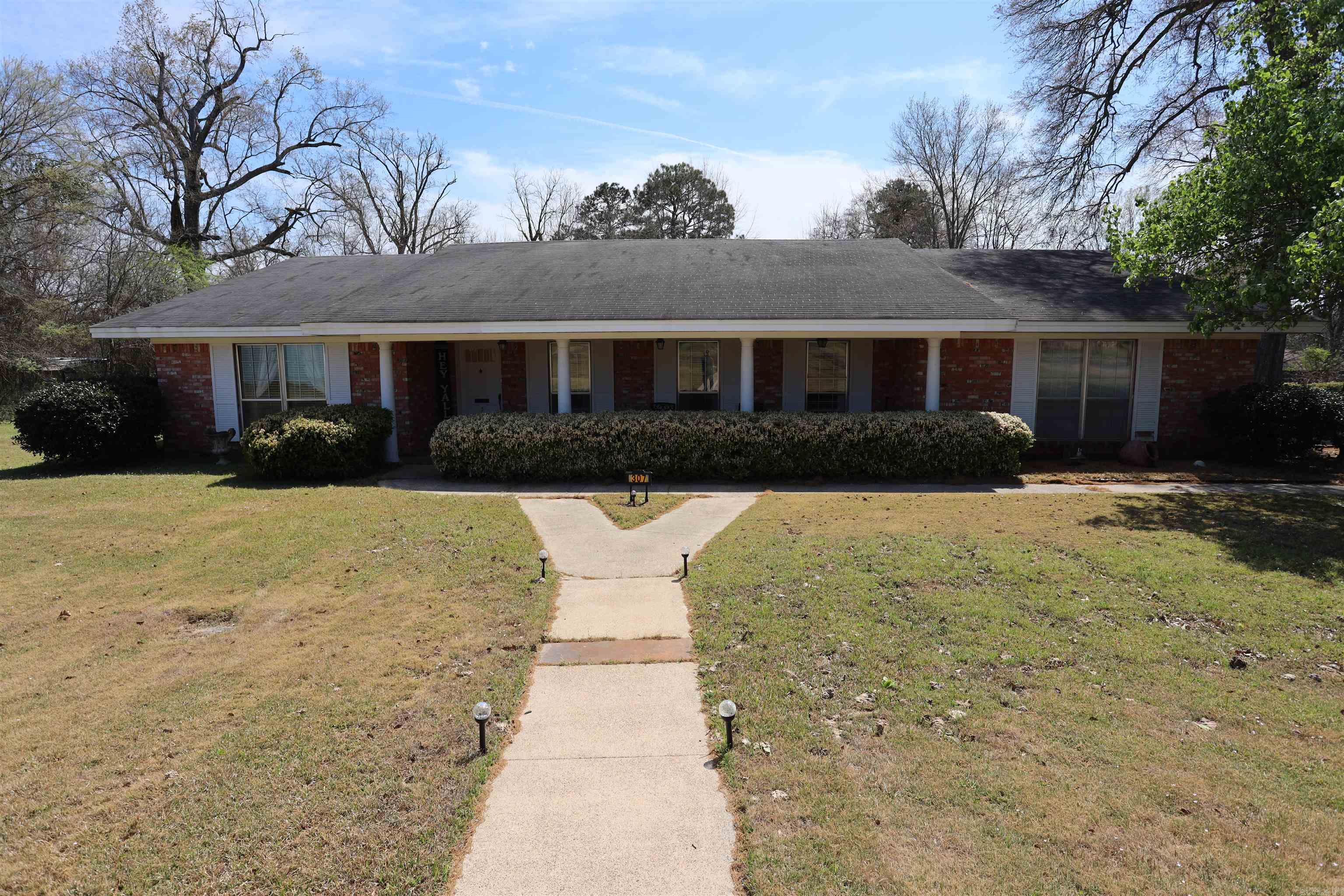 307 W 4th  Fordyce, AR