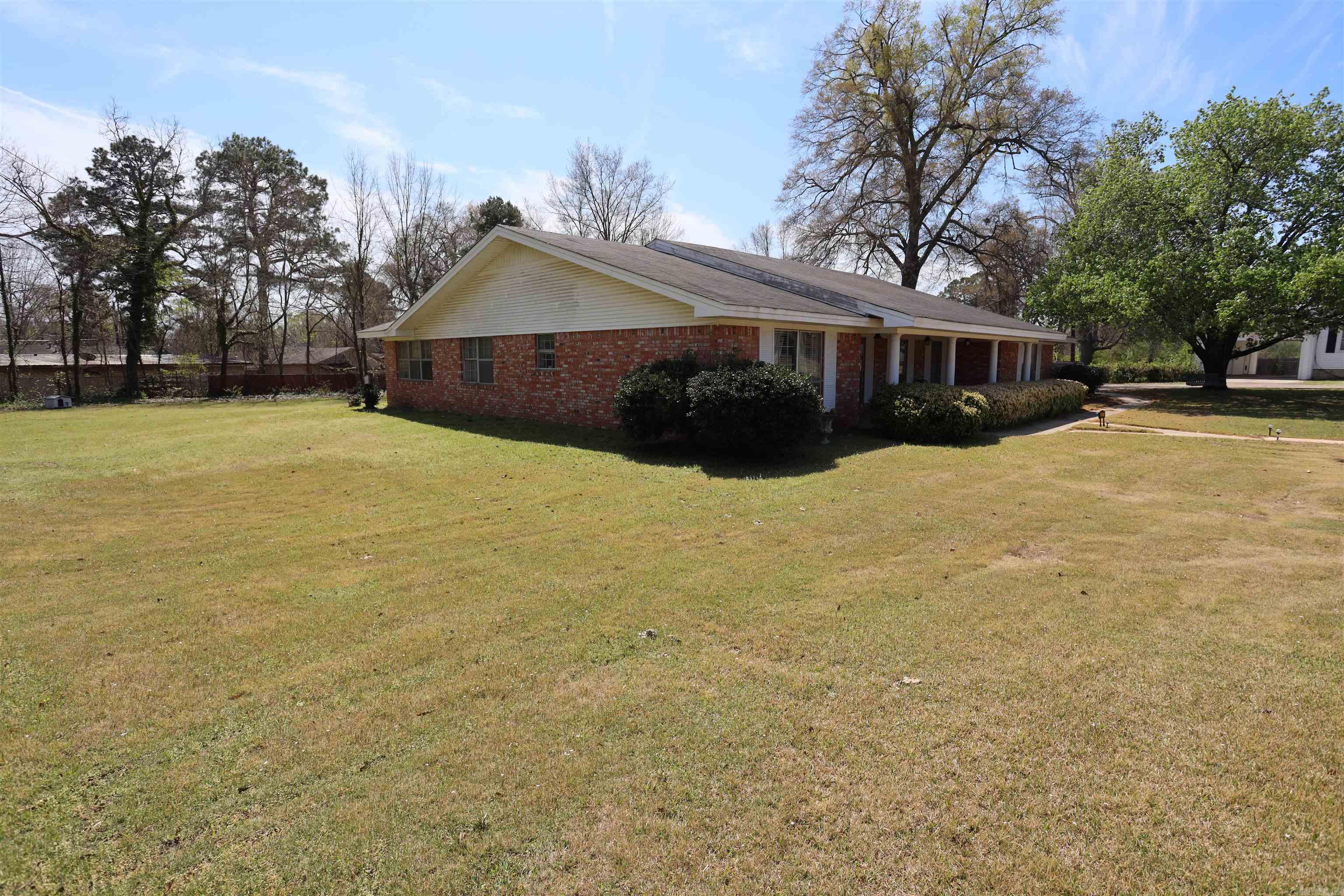 307 W 4th  Fordyce, AR