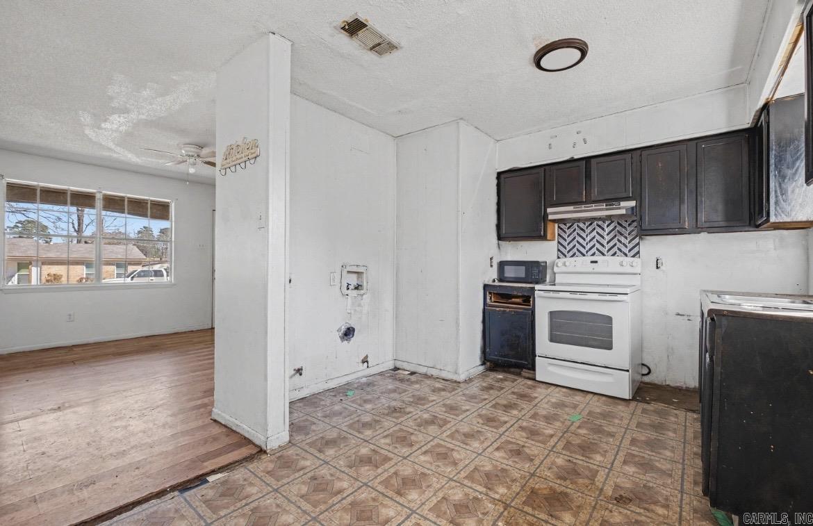 37 Allyson  Little Rock, AR