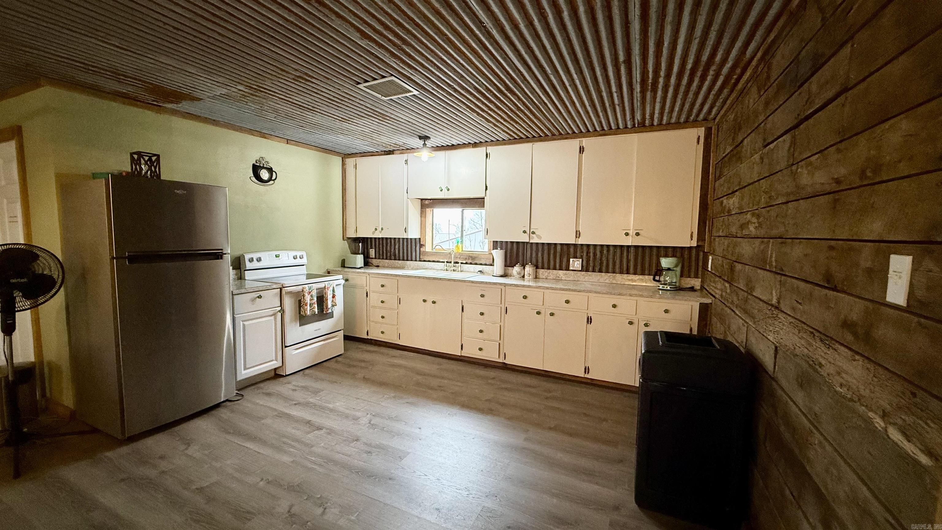 205 church  Omaha, AR