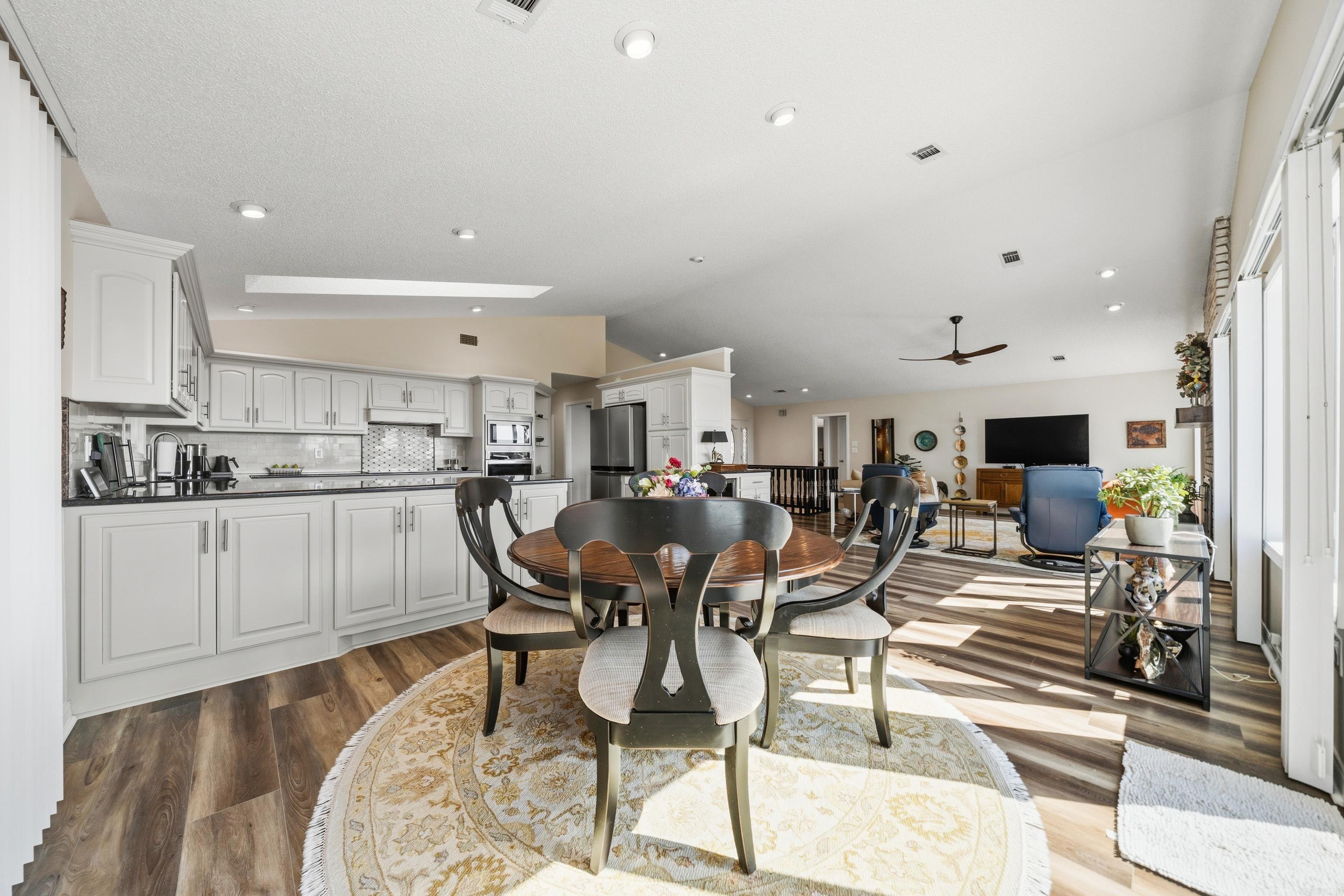 7 Almazan  Hot Springs Village, AR