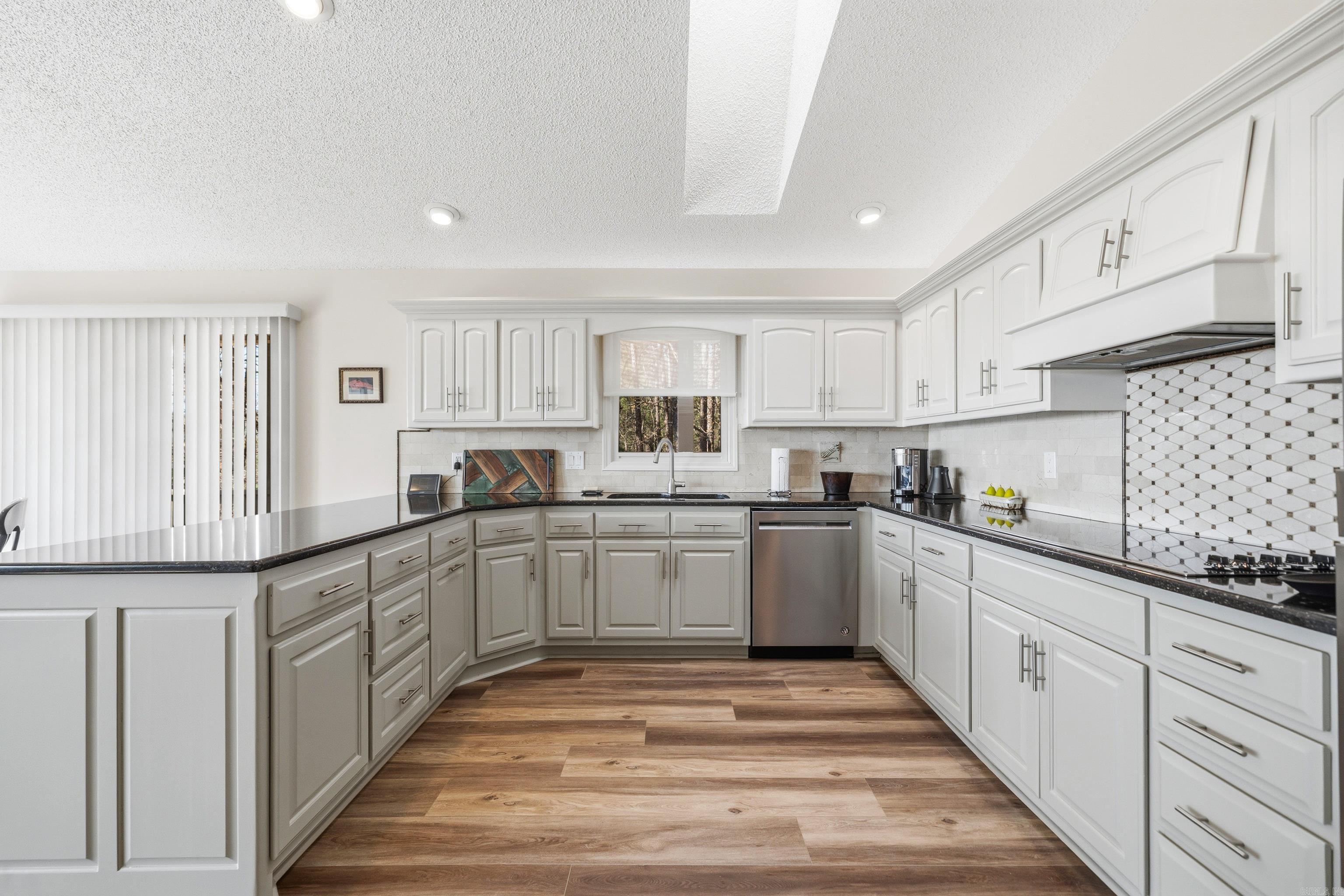 7 Almazan  Hot Springs Village, AR