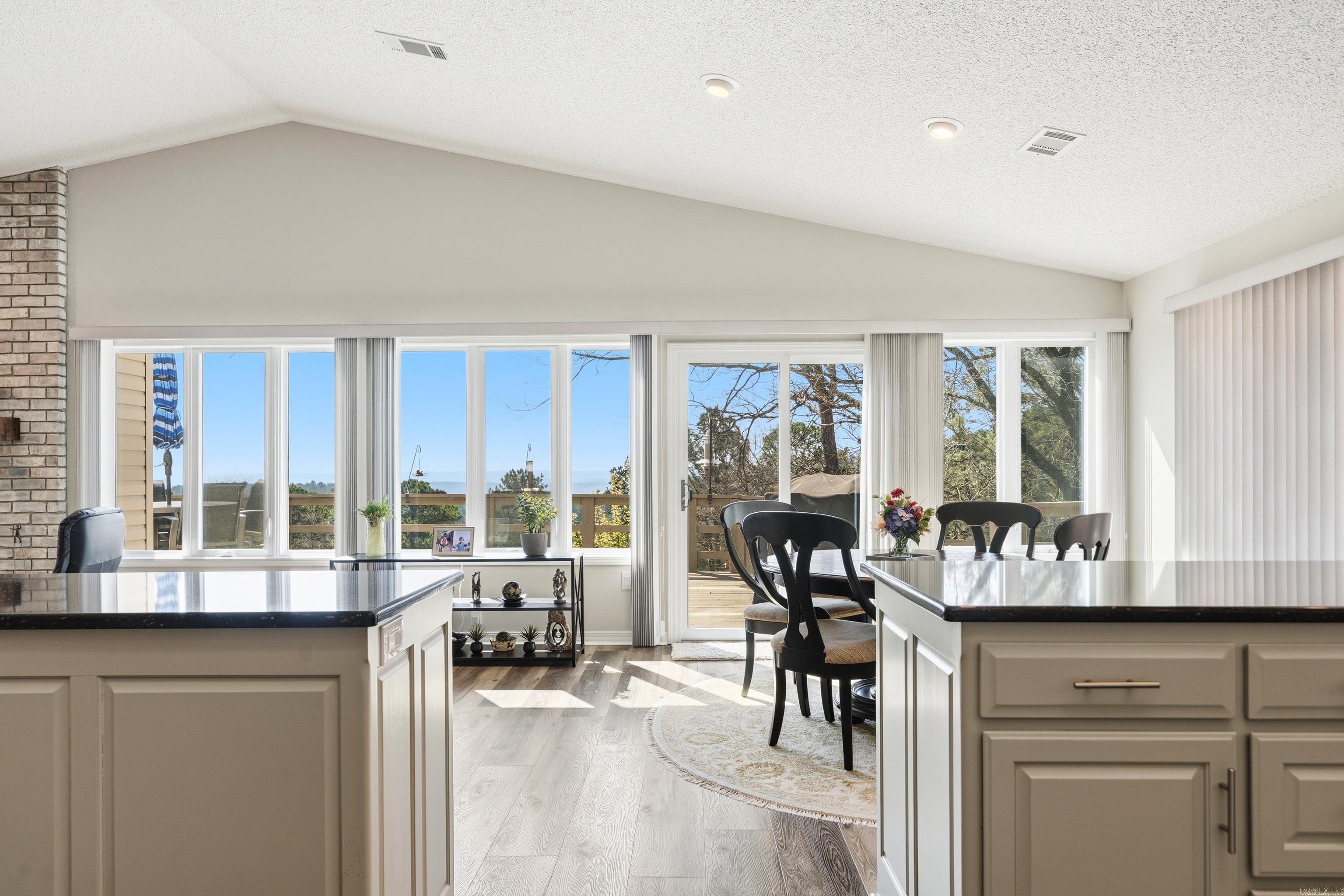 7 Almazan  Hot Springs Village, AR