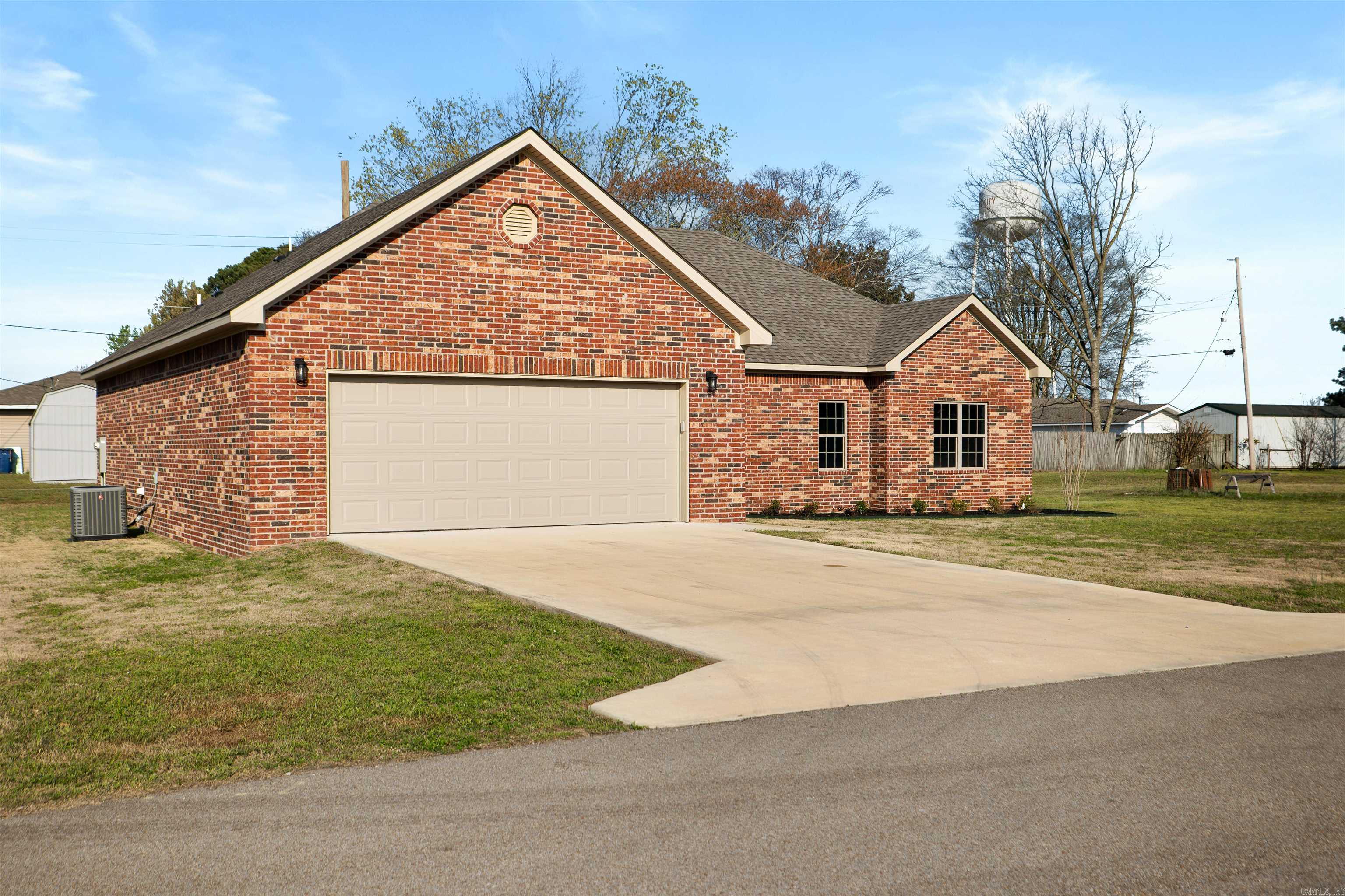 121 Pecan  Lake City, AR