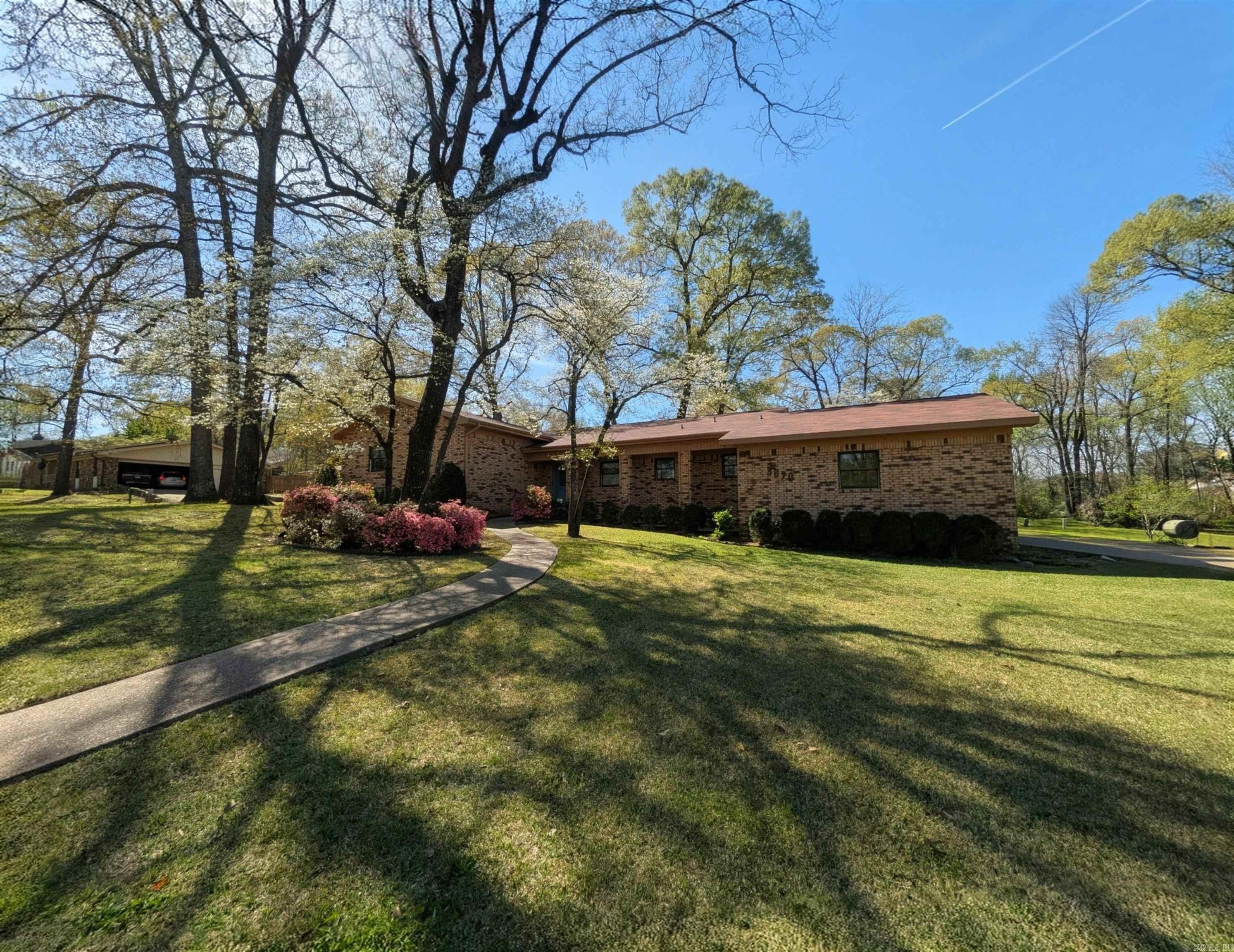 3090 Cherokee  Camden, AR