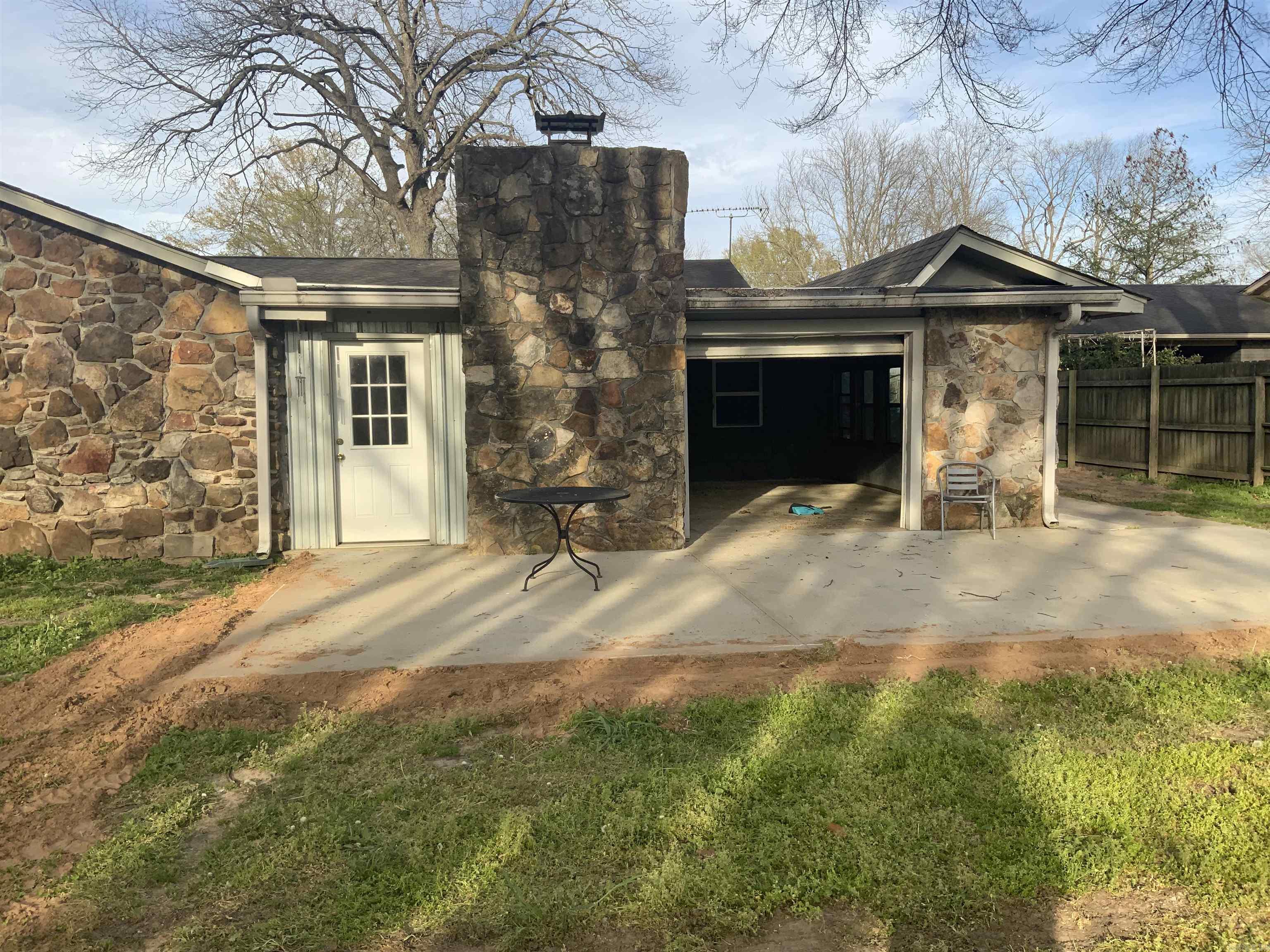 3006 Riverside dr.  Pine Bluff, AR