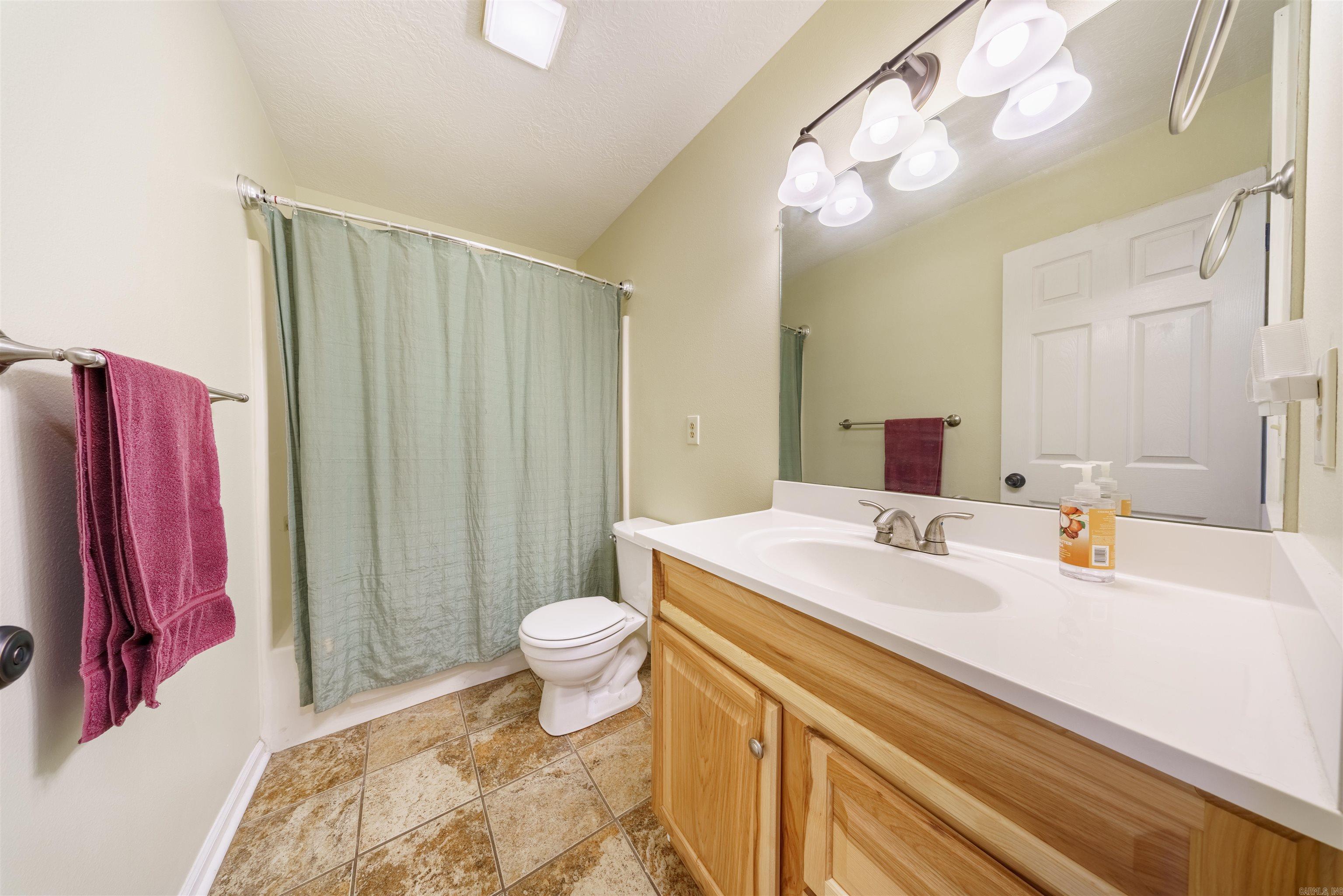 40 Chimney Rd Batesville, AR 72501