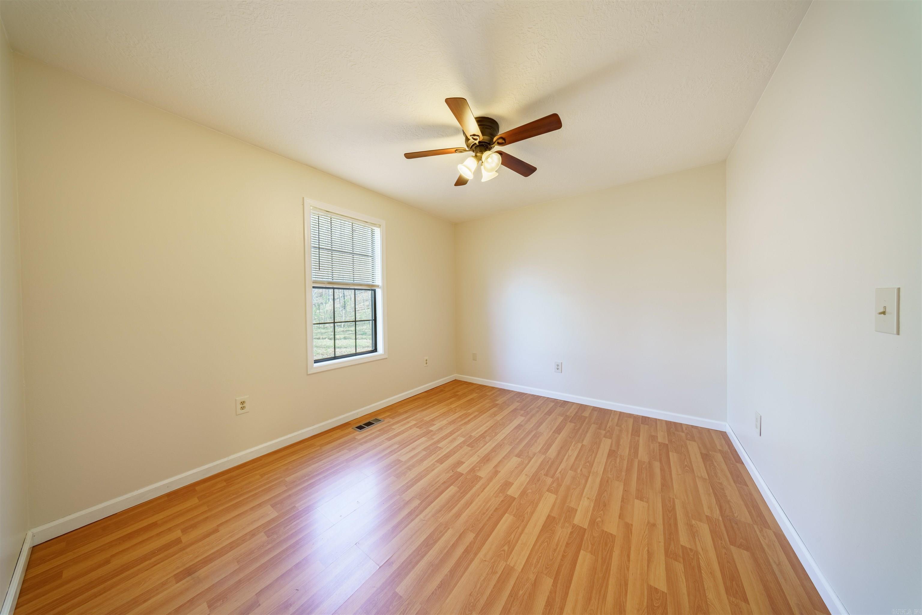 40 Chimney Rd Batesville, AR 72501