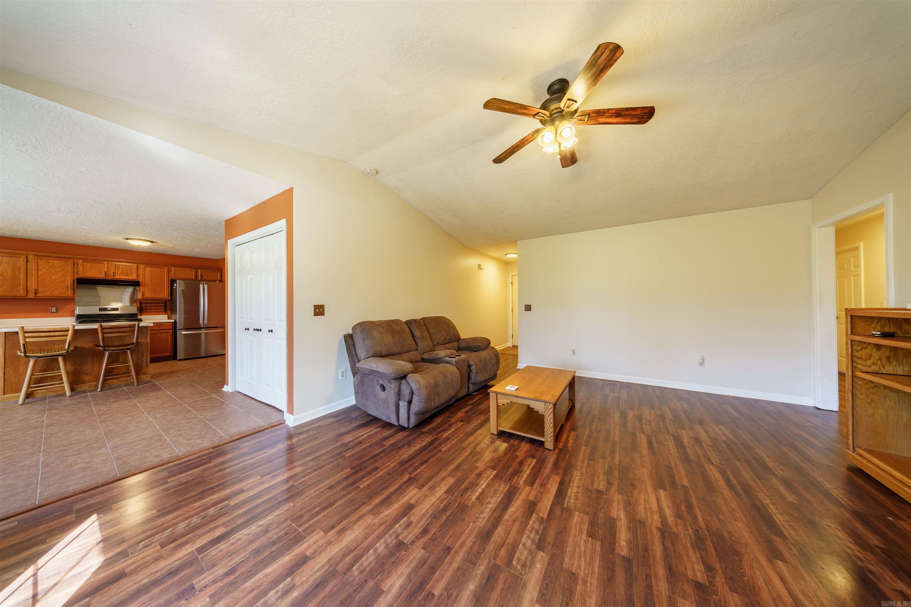 40 Chimney Rd Batesville, AR 72501