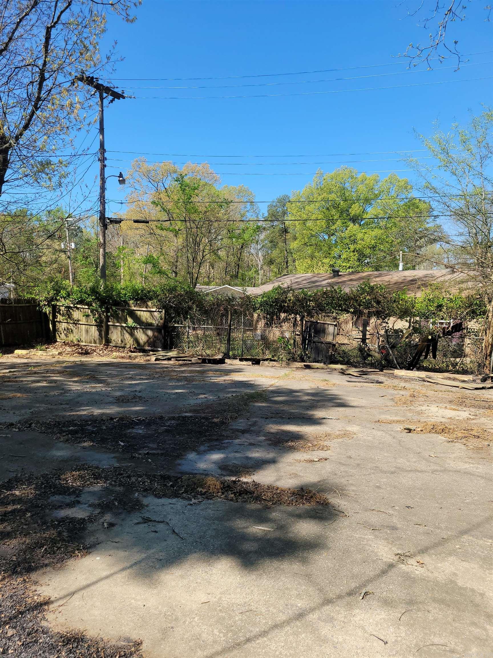 9222 CHICOT  Little Rock, AR