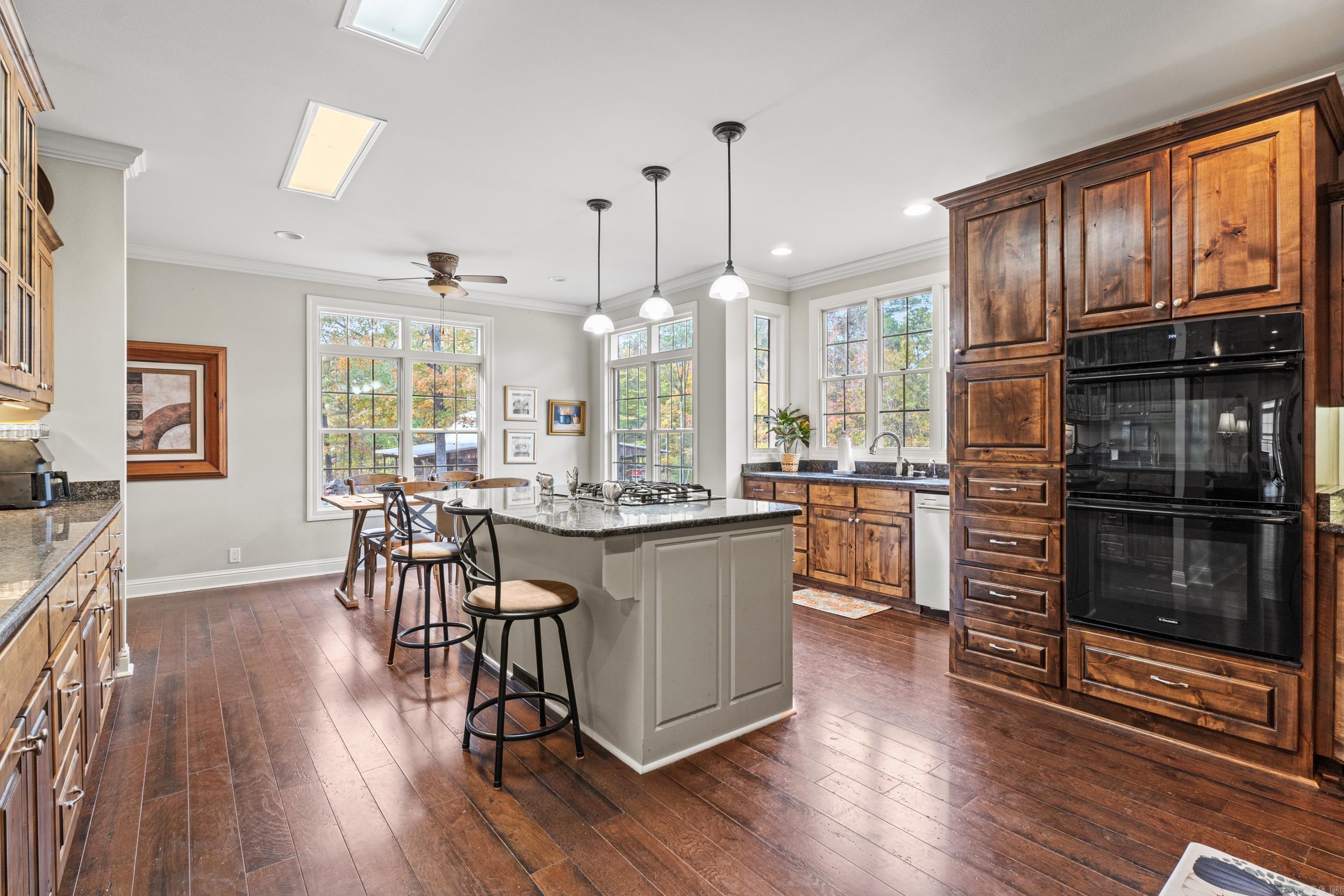 1919 Tudor Loop  Benton, AR