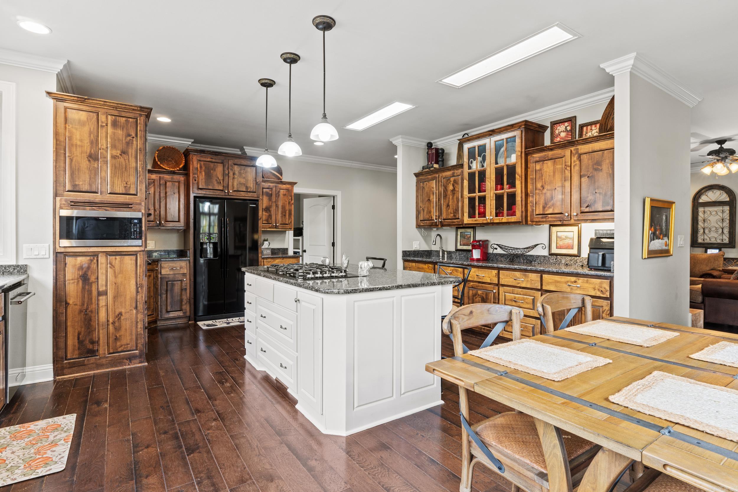 1919 Tudor Loop  Benton, AR