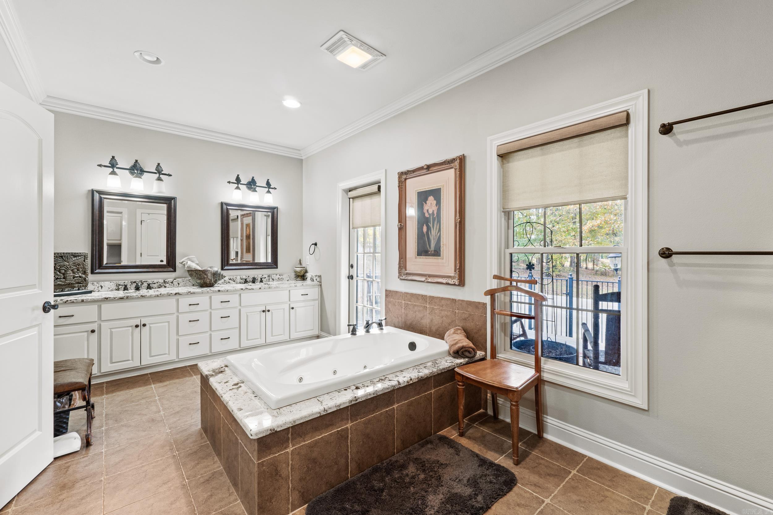 1919 Tudor Loop  Benton, AR